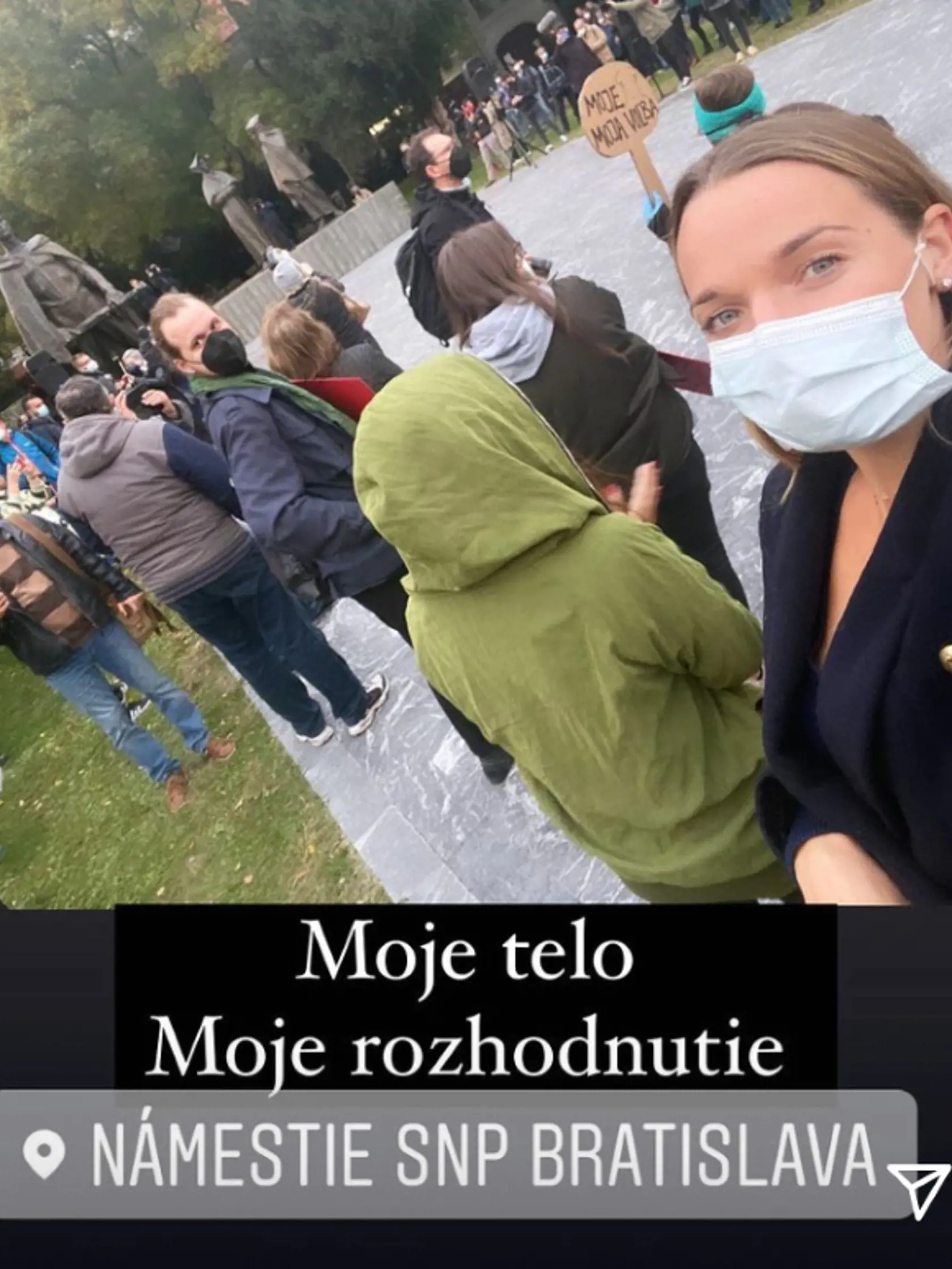 Romana Tabák sa objavila na pochode proti návrhu zákona Anny Záborskej, pričom za návrh sama hlasovala.