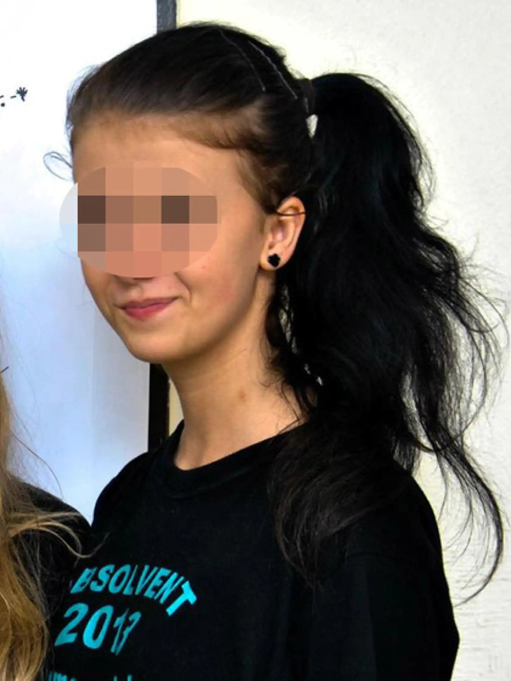 VERONIKA (✝ 15): Školu reprezentovala v recitačných súťažiach.