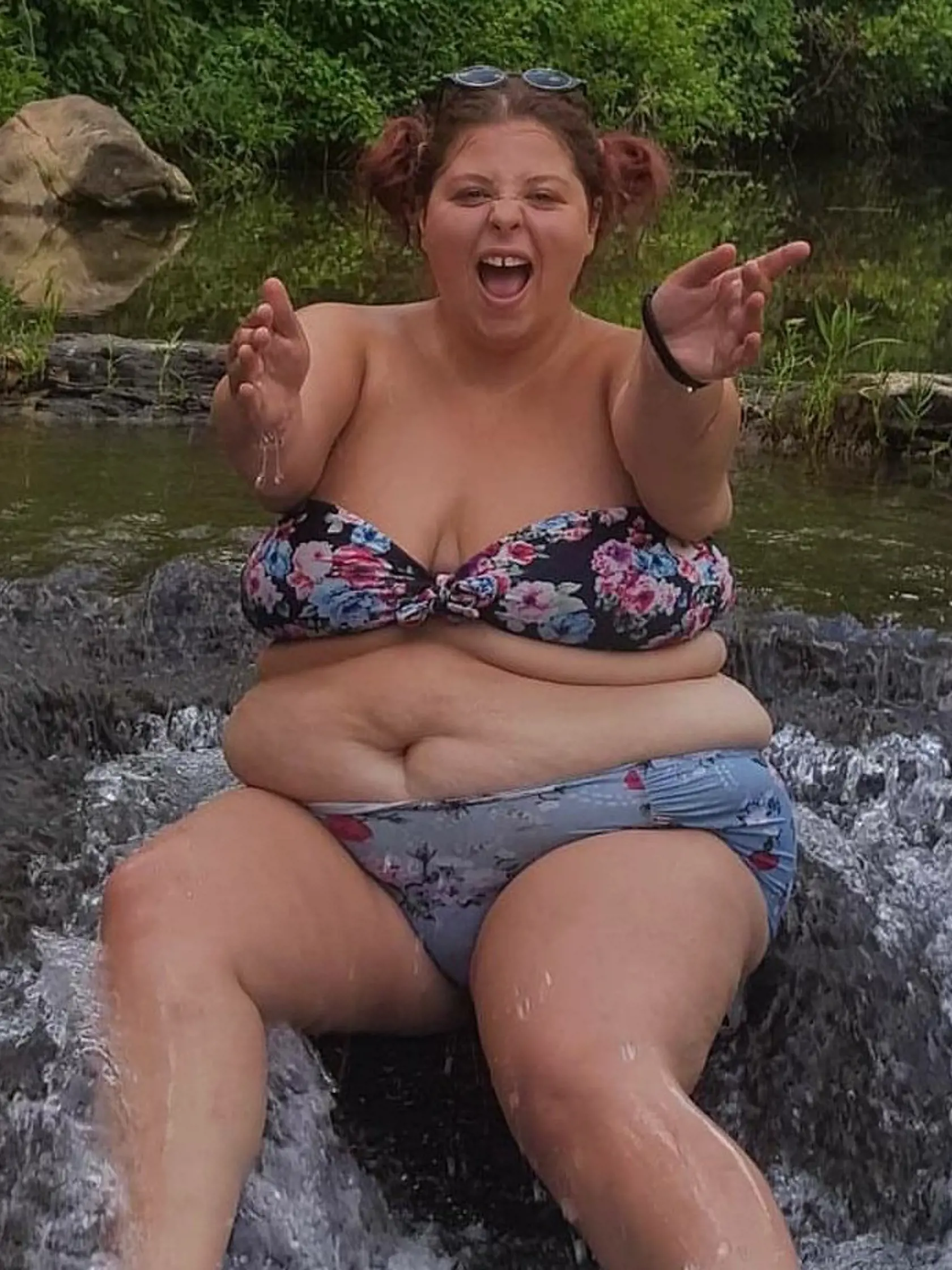 *** EXCLUSIVE - VIDEO AVAILABLE ***    UNSPECIFIED - UNDATED: Collect photo of Jewelz Mazzei posing for a photo in her bikini.    A PLUS-SIZE Model claims she has '99 problems, but being fat, ain't one.? Julianna Mazzei, AKA Jewelz is confident, humorous and sassy, and has no shame when it comes to posing with little clothing and talking to her thousands of social media followers about ?fat problems.? The 25-year-old from Toronto, Canada told Barcroft TV: ?I feel sexy in my body and I feel like 