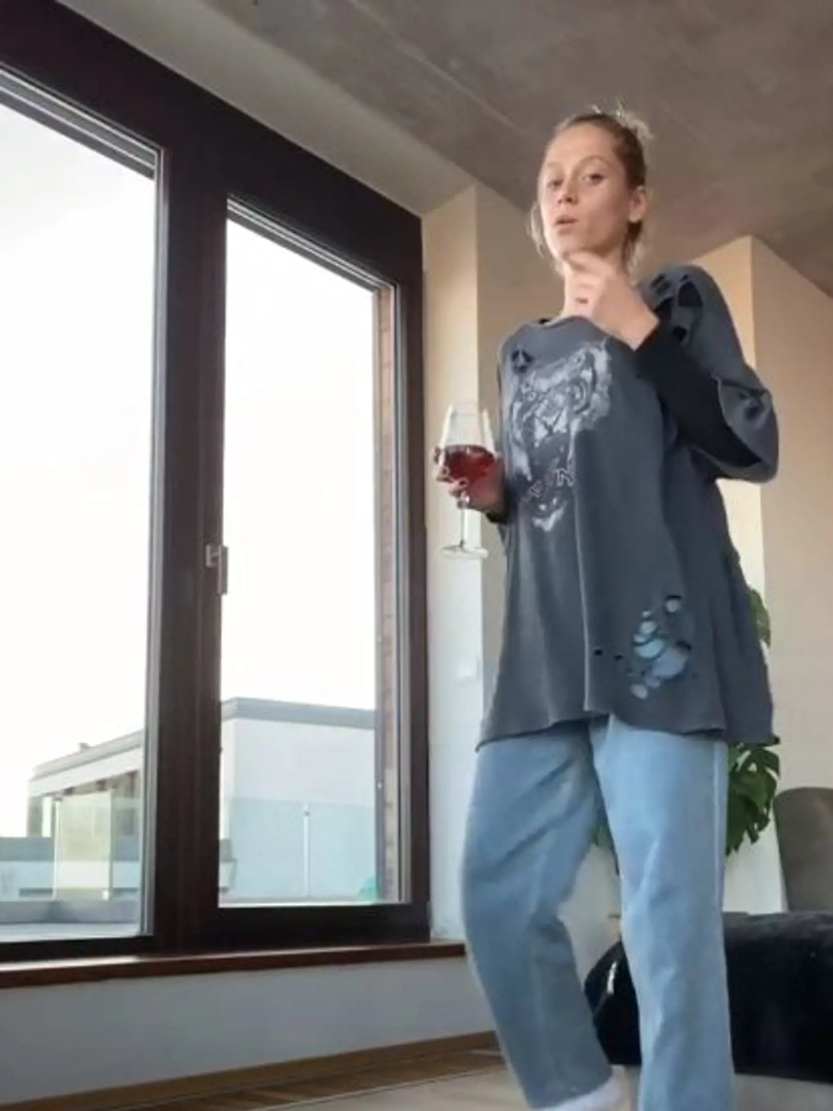 Emma spievala Filipovi novú pesničku.