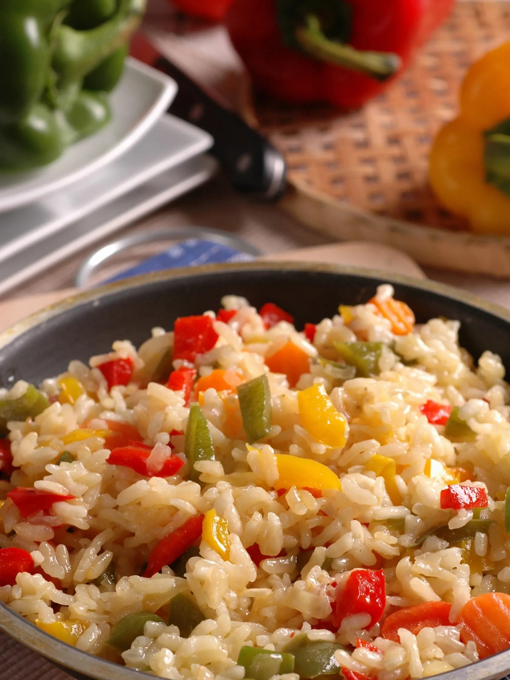 Zeleninové rizoto, recept, ryža, paprika, mrkva, zeleninový vývar
Foto: Peter Záhradník
Uverejnené: Báječná Žena č. 46/08
pôvodný súbor:zeleninove rizoto 1.eps