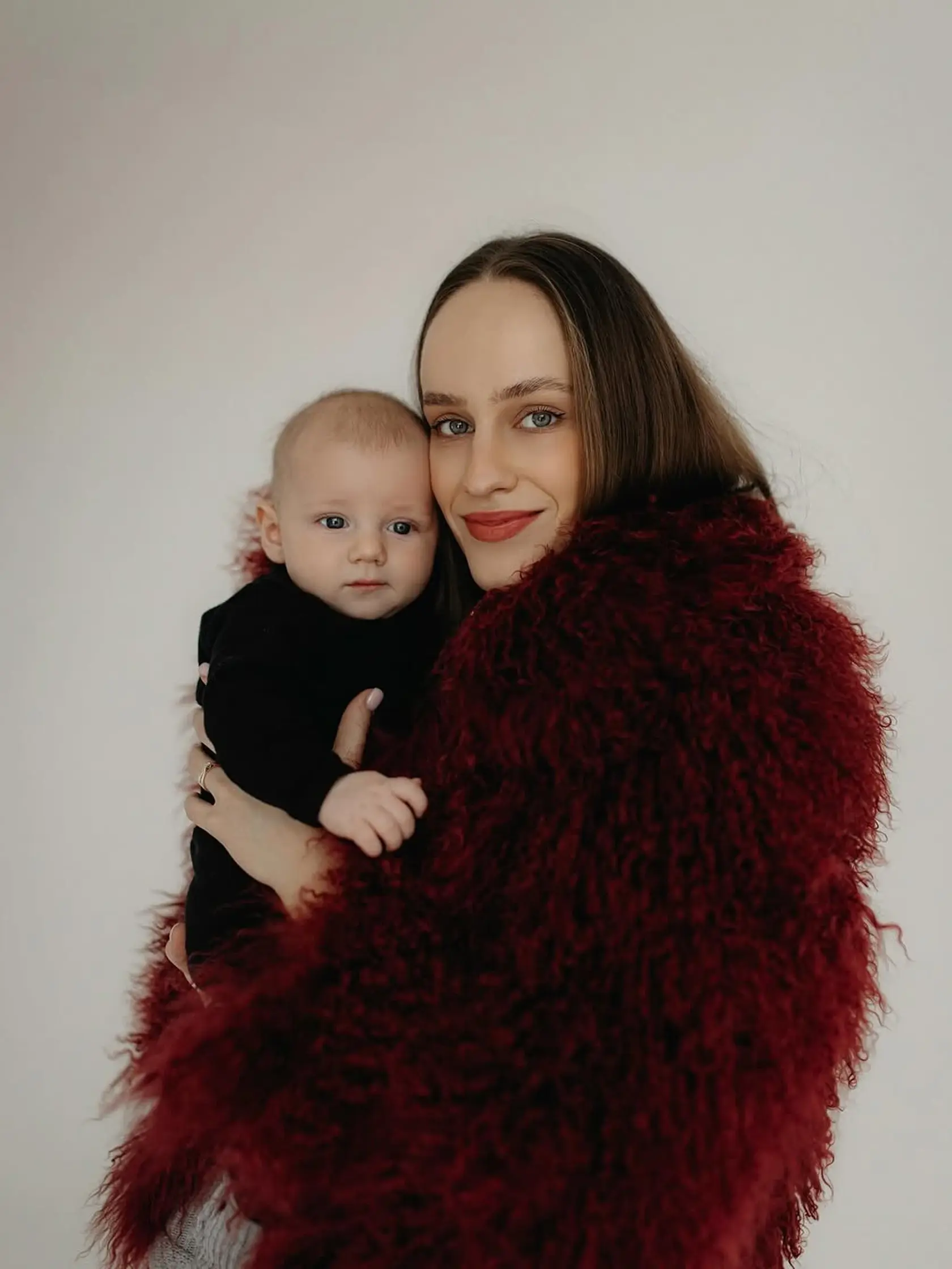 Ivana Bezdeda s mladším synčekom Eliášom. 