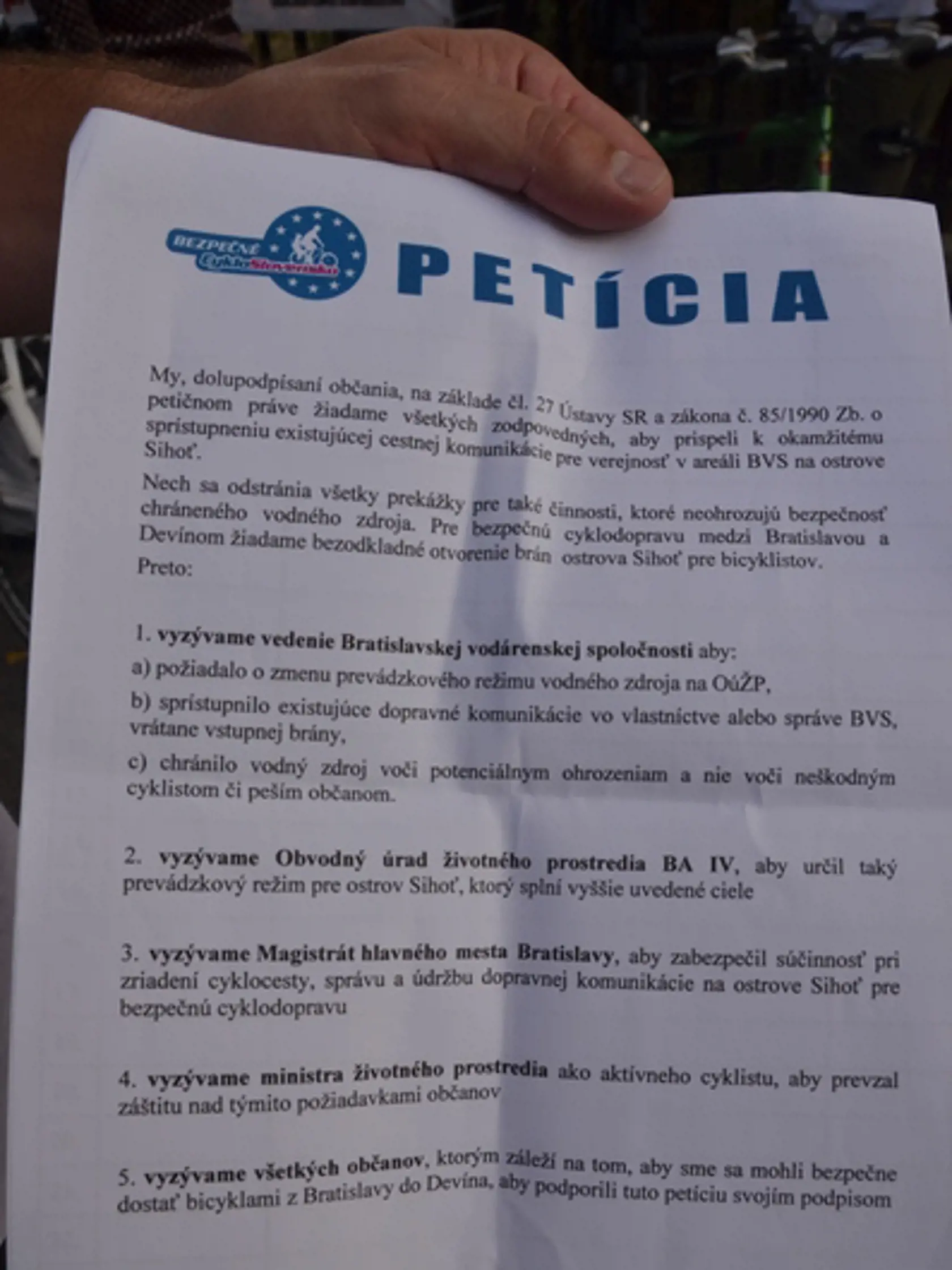 Petícia s ktorou prišli za ministrom Nagym.