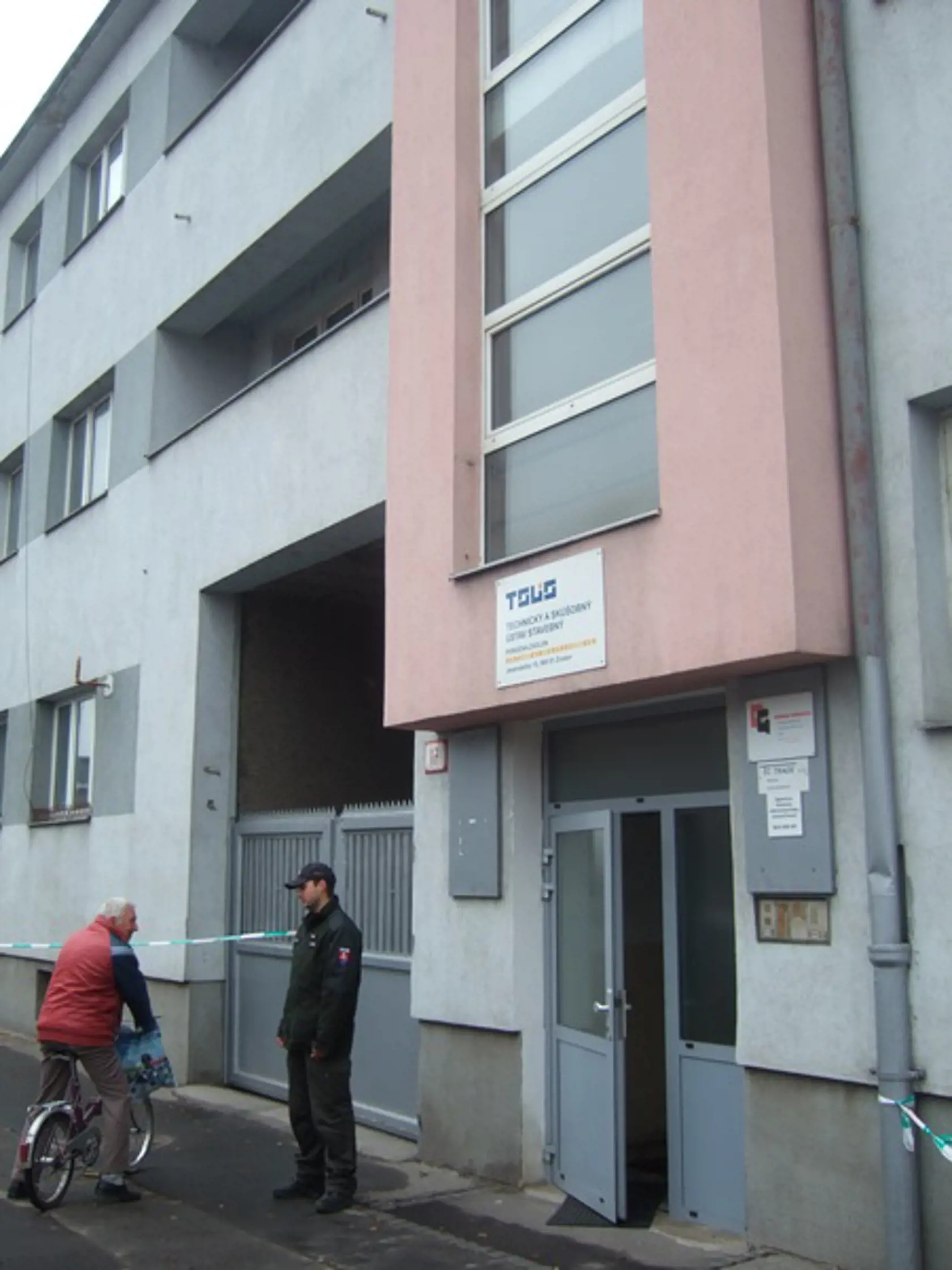Streľba vo Zvolene: Na miesto nešťastia hneď dorazili policajti.