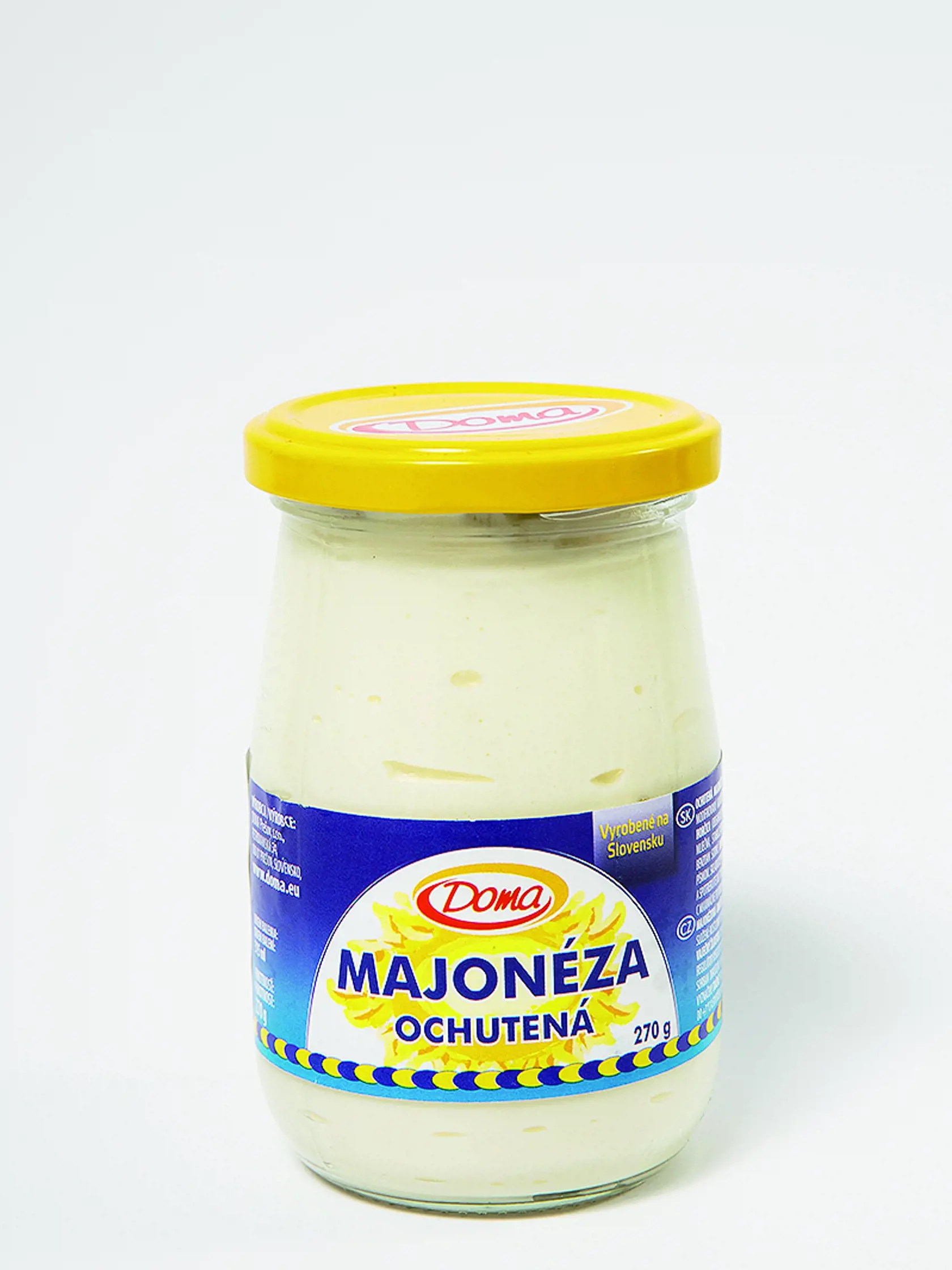 Majonéza ochutená
Doma, 270 g
Krajina pôvodu/ Slovensko
Zloženie/ repkový olej, voda, modifikovaný kukuričný škrob, kvasný liehový ocot, vaječný žĺtok, cukor, jedlá soľ, horčica, emulgátor: E 1450; regulátor kyslosti: kyselina mliečna; stabilizátory: xantán, guarová guma; konzervačné látky: sorban draselný, benzoan sodný
Energia v 100 g/ 1 740 kJ Tuky/ 44,4 g Sacharidy/ 5,2 g Bielkoviny/ 0,2 g Soľ/ 1 g
Redakcia hodnotí: Snehobiela majonéza má jemnú octovú vôňu, stredne hustú konzistenciu a 