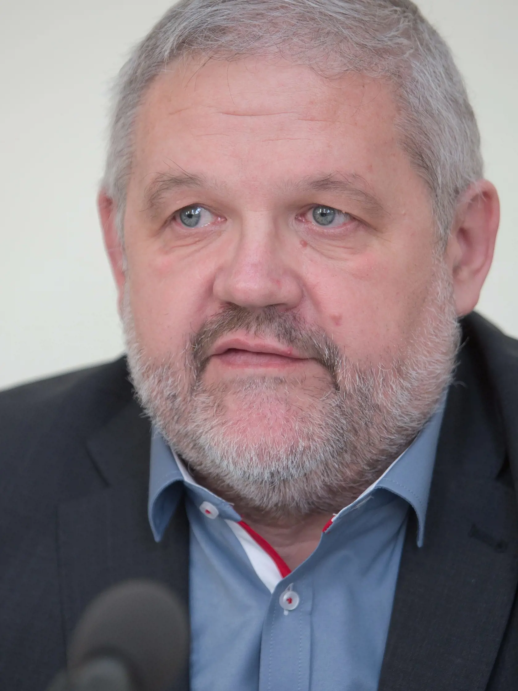 Stanislav Mičev – riaditeľ Múzea SNP v Banskej Bystrici. 