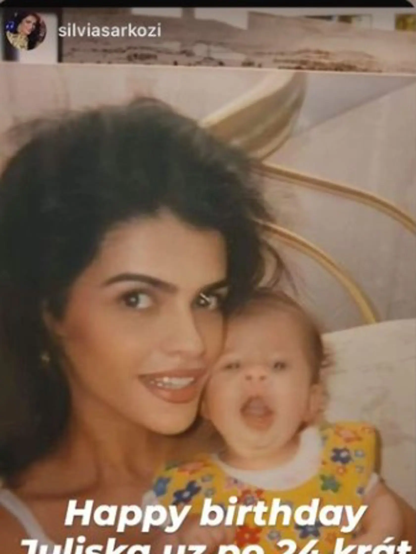 Silvia ako čerstvá mamička s maličkou Vanesskou. No nie sú obe dievčatá krásne?