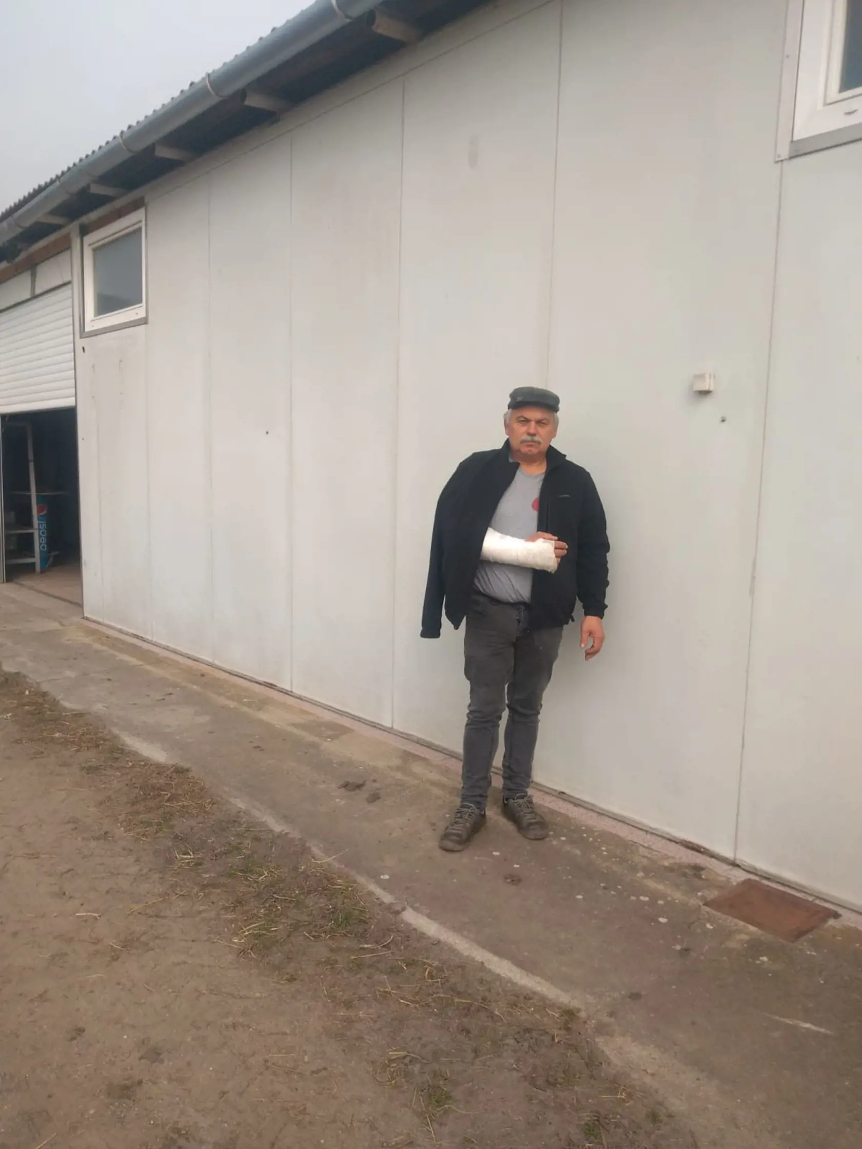 Podnikateľ zranenie ruky vníma momentálne ako obrovský hendikep.