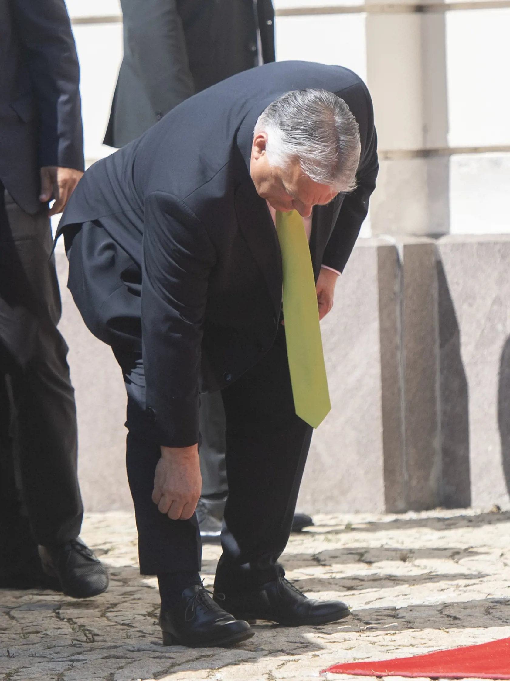 Stretnutie predsedov vlád krajín Vyšehradskej štvorky (V4) v Bratislave 26. júna 2023. Samit premiérov bude zavŕšením ročného predsedníctva Slovenska vo V4, ktoré sa skončí 30. júna. Od 1. júla 2023 bude zoskupeniu predsedať Česká republika. Na snímke premiér Maďarska Viktor Orbán prichádza na stretnutie s premiérom SR Ľudovítom Ódorom. FOTO TASR - Martin Baumann