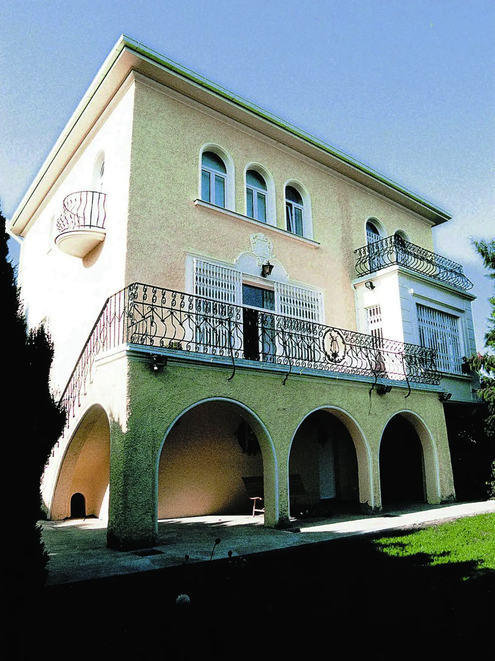 AKO PALÁC „Mám tu krásný výhled,“ komentoval neraz názvom svojej pesničky pohľad na Prahu zo svojej terasy.
