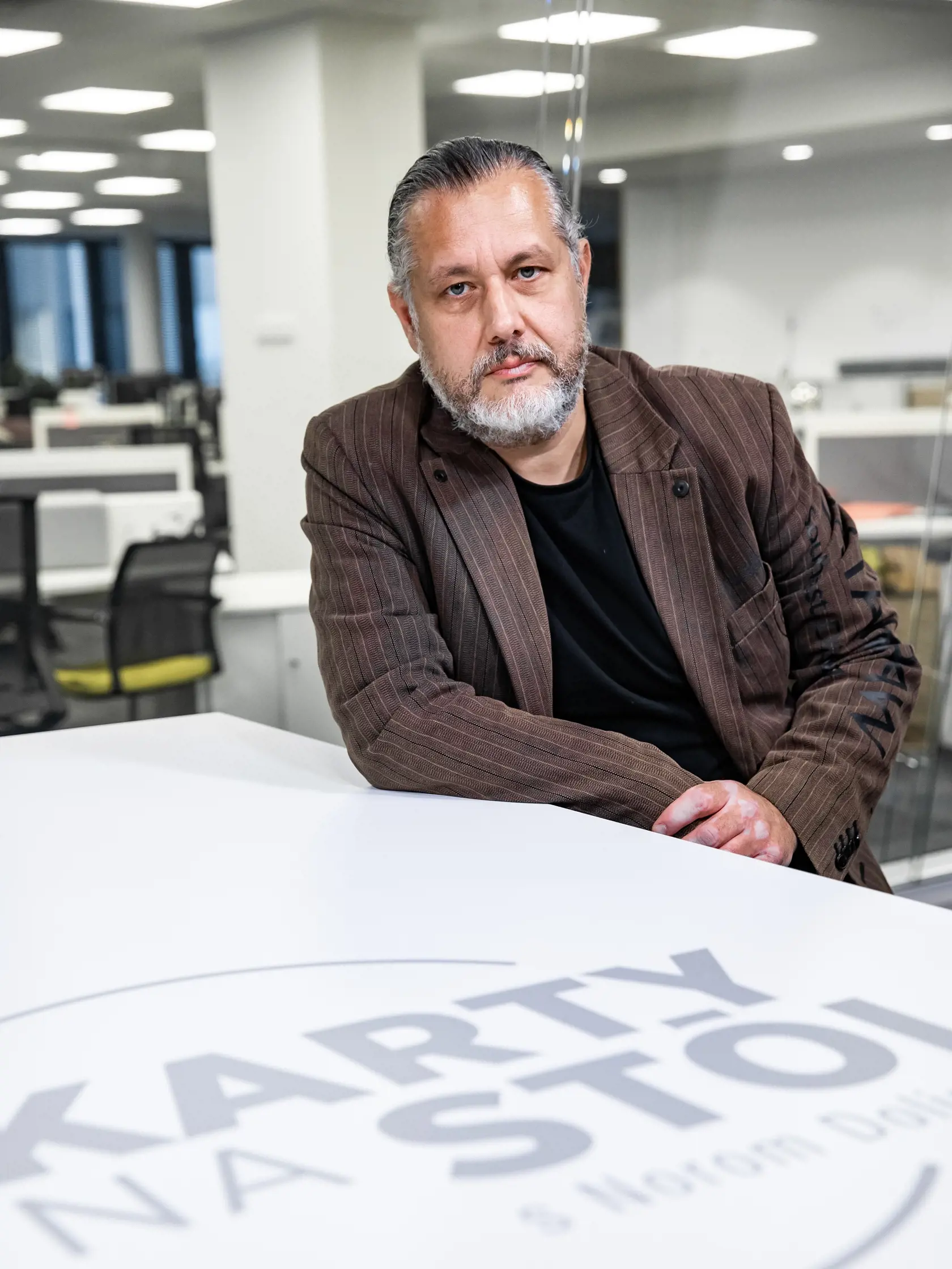 Diskusná relácia “Karty na stôl”, ktorej hosťom bol Oskar Rózsa multiinštrumentalista.
