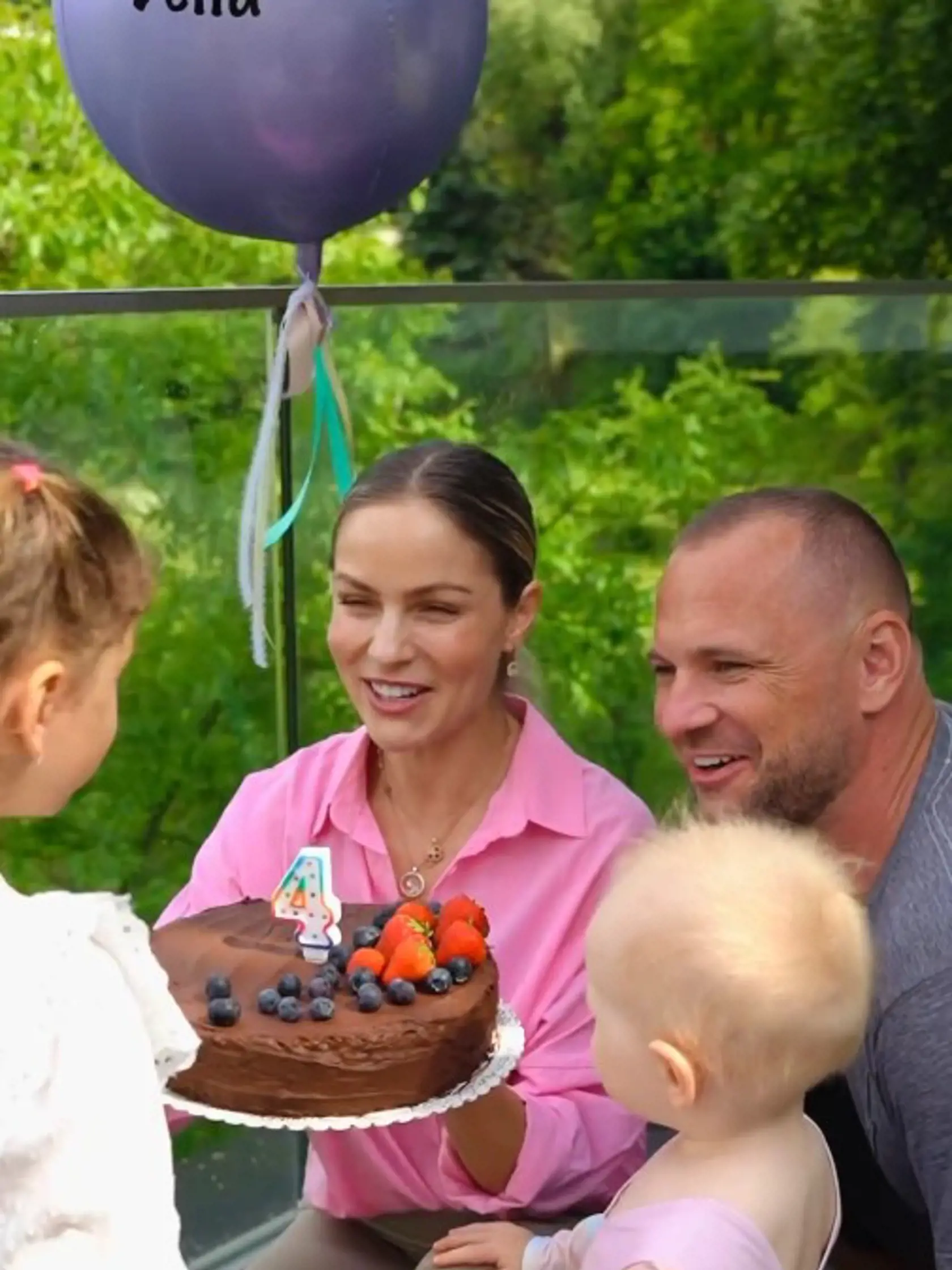 Torta a balóny nemohli chýbať na Bellinej narodeninovej oslave.