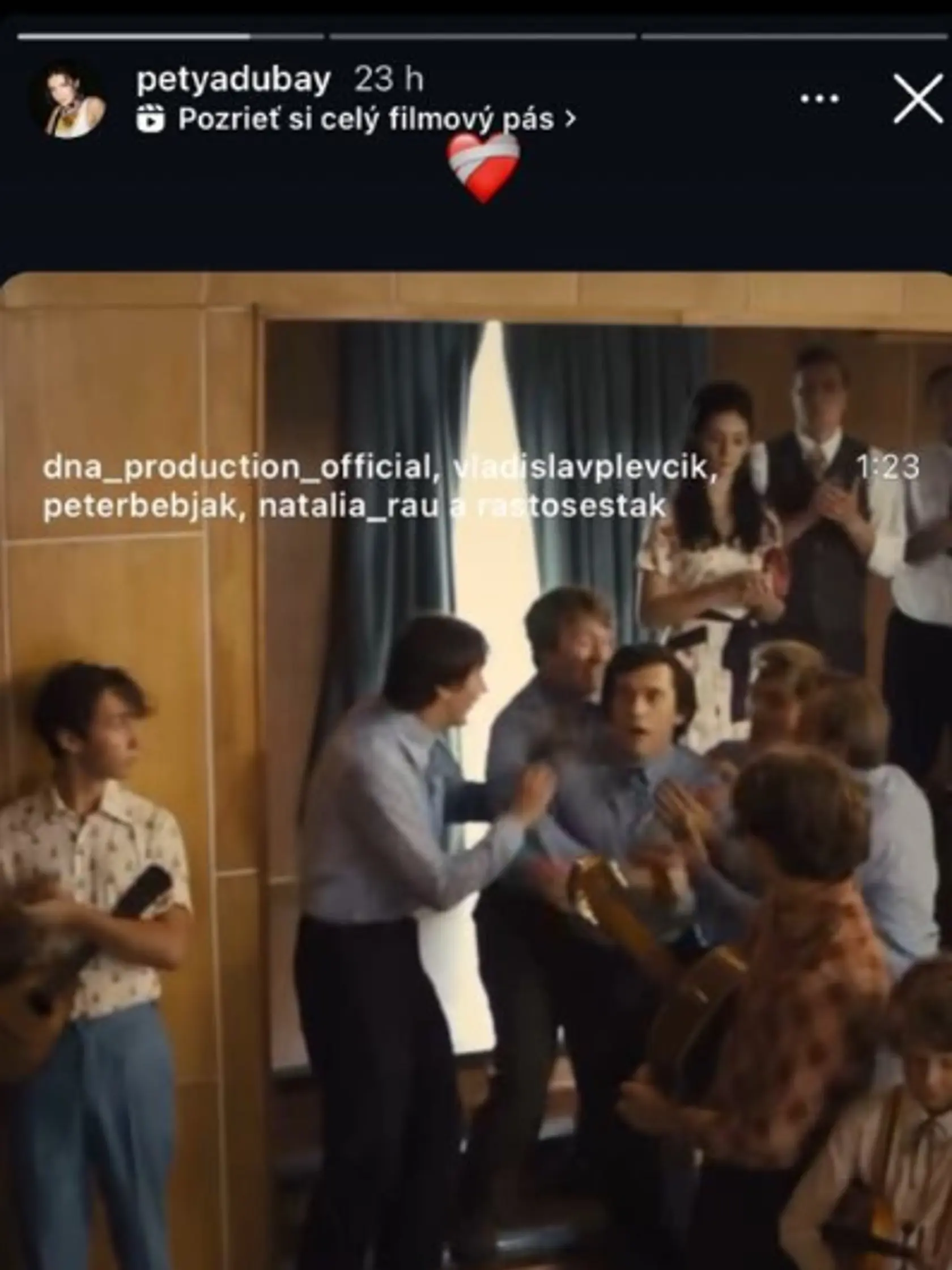 Petra Dubayová na svojom profile na sociálnej sieti podporila svojho ex Vladislava Plevčíka. Zdieľala trailer k filmu Duchoň, v ktorom stvárni Plevčík hlavnú úlohu. Dubayová pridala aj symbol srdiečka s obväzom, ktoré sa spája s uzdravením.