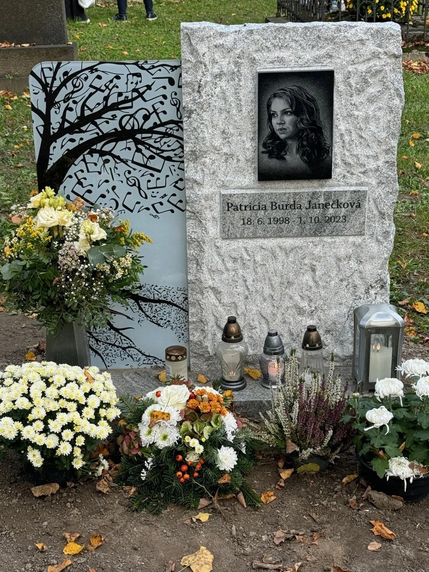 Operná speváčka Patrícia Janečková (†25). Ondrejský cintorín.