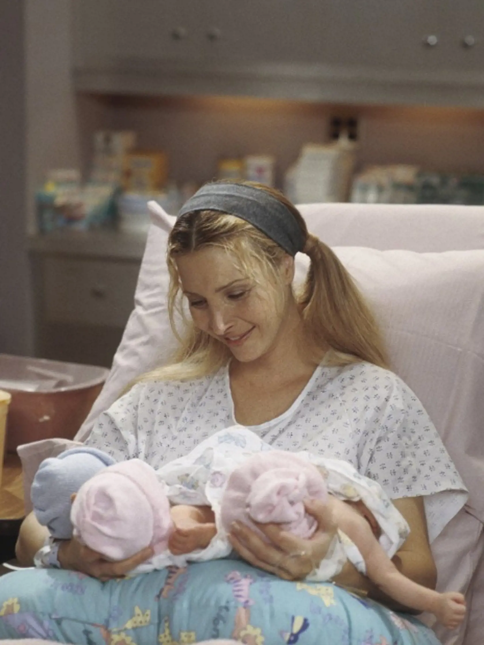 Herečka, ktorú diváci poznajú najmä vďaka úlohe Phoebe Buffay v úspešnom televíznom seriáli Priatelia (Friends) si prešla zdĺhavou kariérou, za ktorou sa skrývajú aj ťažké životné skúsenosti a osobné prekážky vrátane ťažkého boja s alkoholom.
