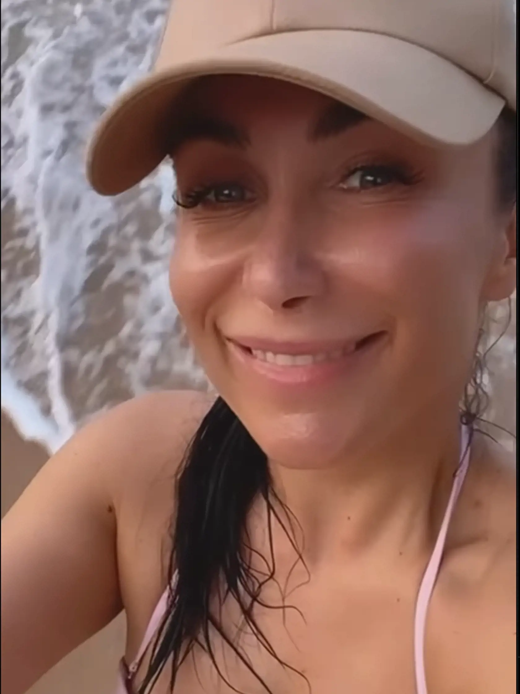 Júl 2024: Kristína Kövešová relaxuje pri mori.