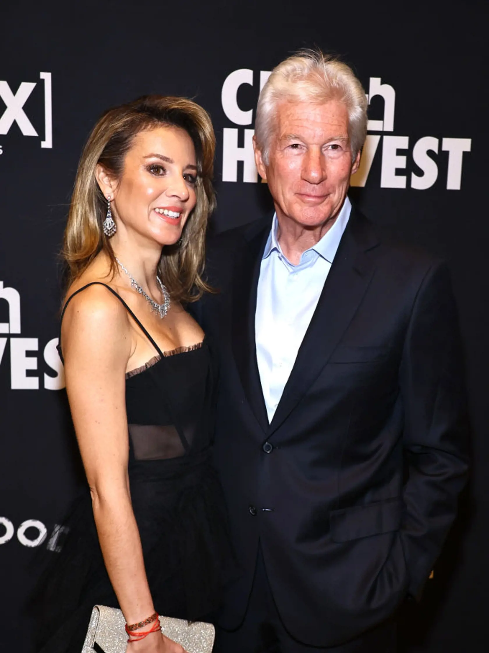 Richard Gere s aktuálnou manželkou v apríli 2024