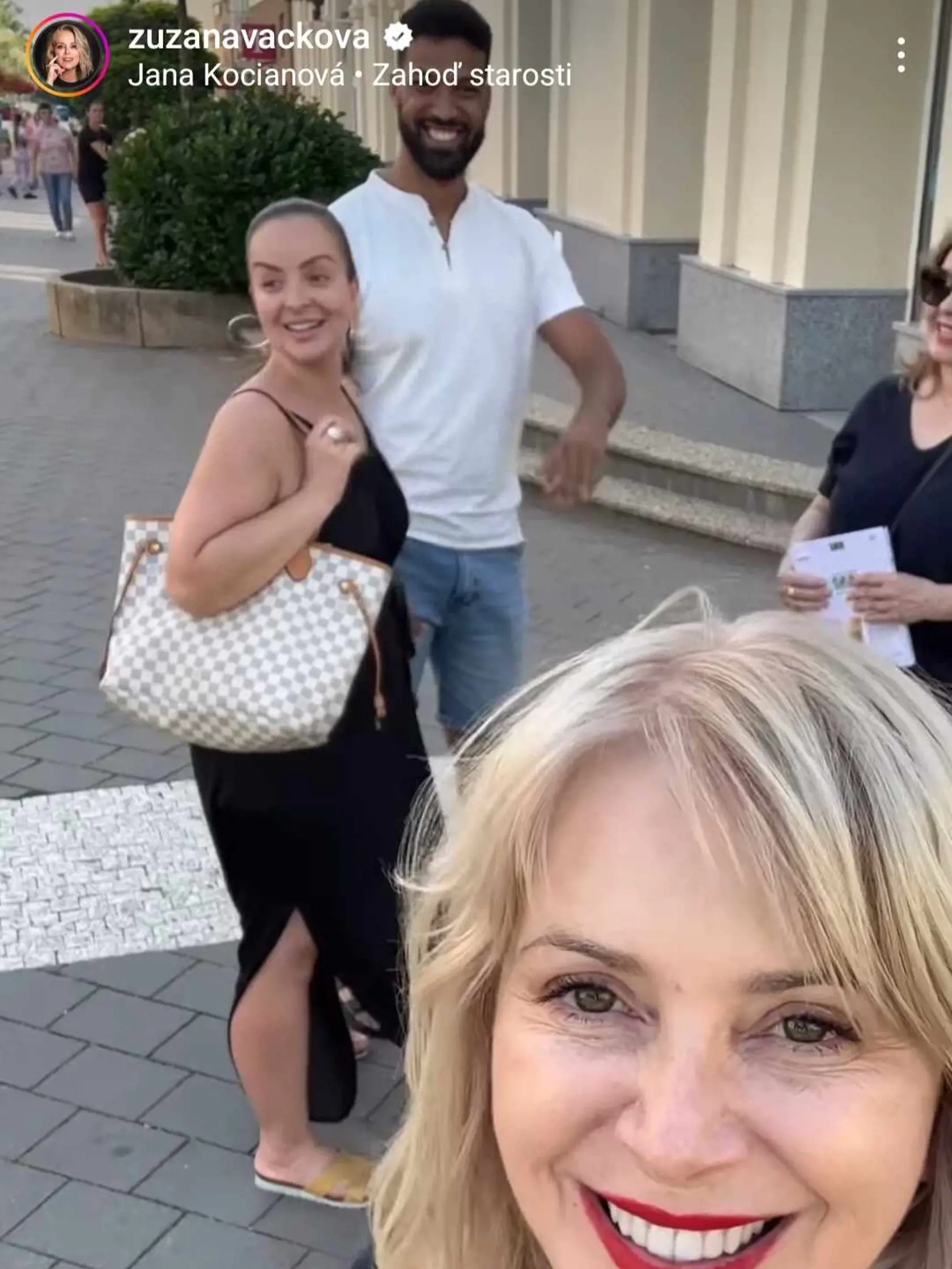 Daniela Nízlová si s Victorom vyrazila do mesta.