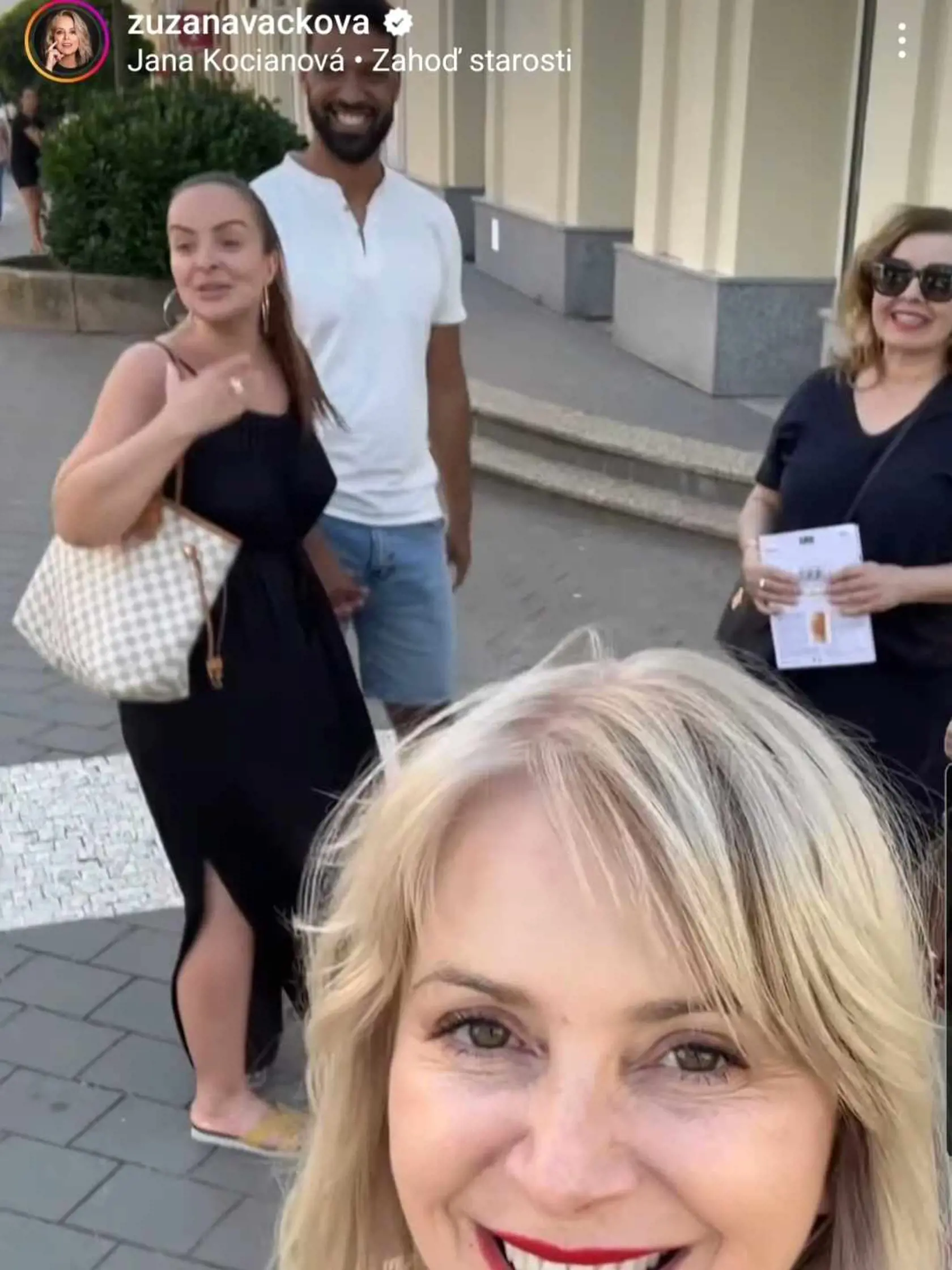 Daniela Nízlová si s Victorom vyrazila do mesta.