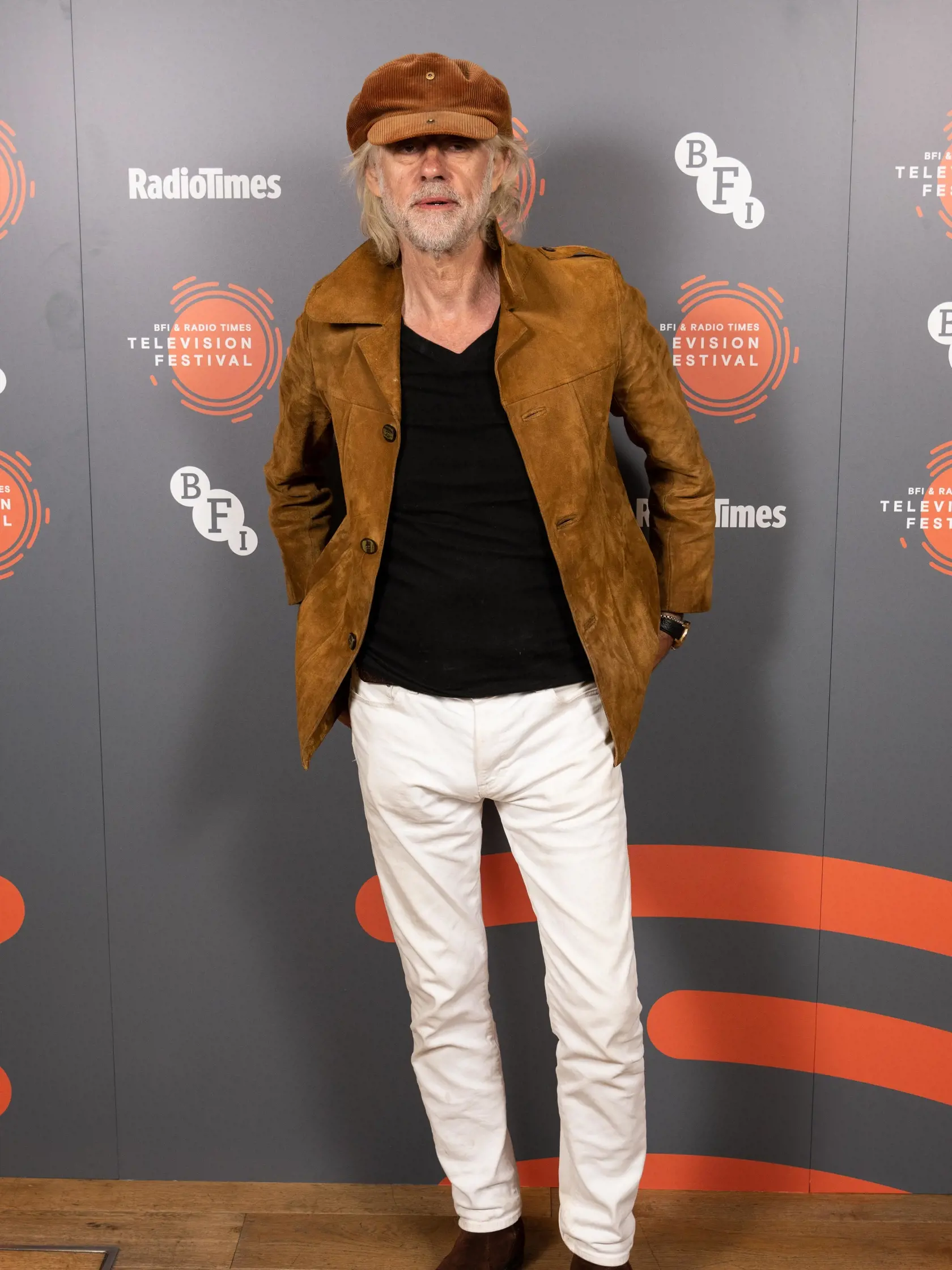 Spomínaný hudobník a aktivista Bob Geldof bol spojený so Sinéad O'Connor dlhoročným a blízkym priateľstvom. Jej smrť ho preto hlboko zasiahla. Počas svojho vystúpenia na festivale Cavan Calling v Írsku sa na pódiu rozhovoril aj o ich posledných konverzáciách.