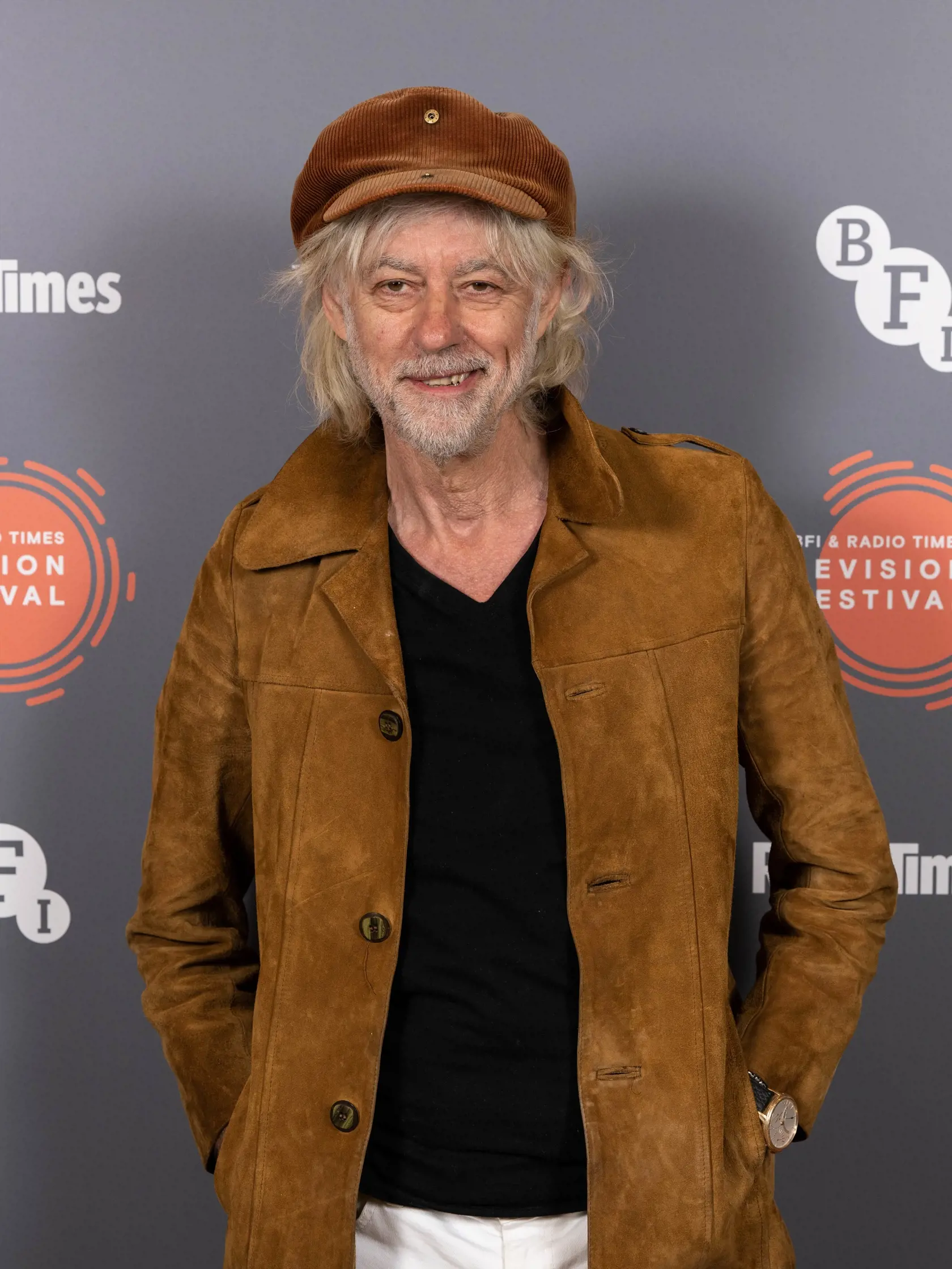 Spomínaný hudobník a aktivista Bob Geldof bol spojený so Sinéad O'Connor dlhoročným a blízkym priateľstvom. Jej smrť ho preto hlboko zasiahla. Počas svojho vystúpenia na festivale Cavan Calling v Írsku sa na pódiu rozhovoril aj o ich posledných konverzáciách.
