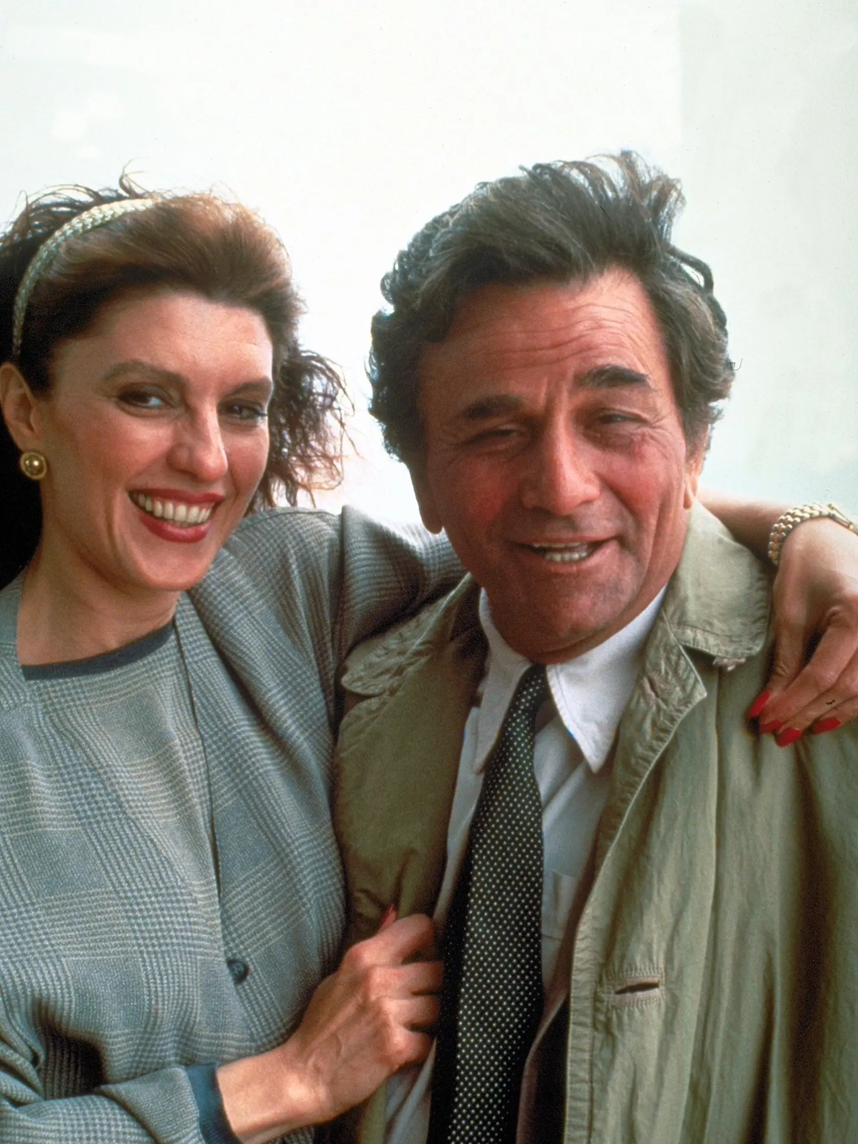 Peter Falk v jeho najznámejšia úlohe, detektíva Columba. S manželkou Sherou sa stretol pri nakrúcaní.