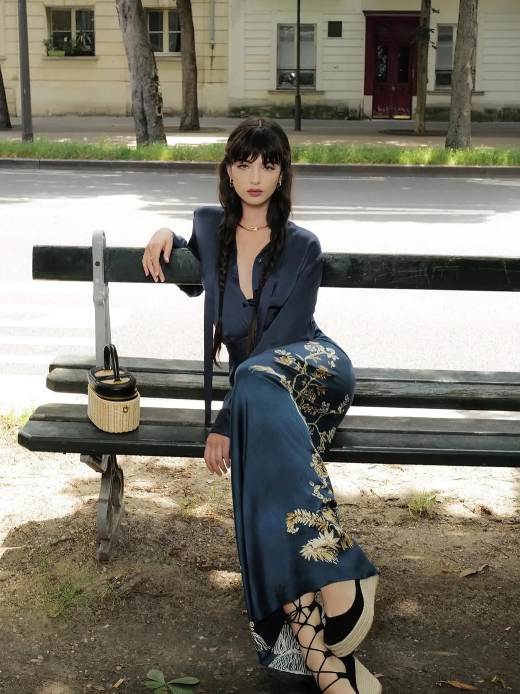 Deva Cassel okúzli ako modelka aj ako herečka. Navyše akoby svojej mame z oka vypadla. Monica Bellucci je na ňu veľmi hrdá. Zdieľa jej fotografie stále na svojom Instagrame.