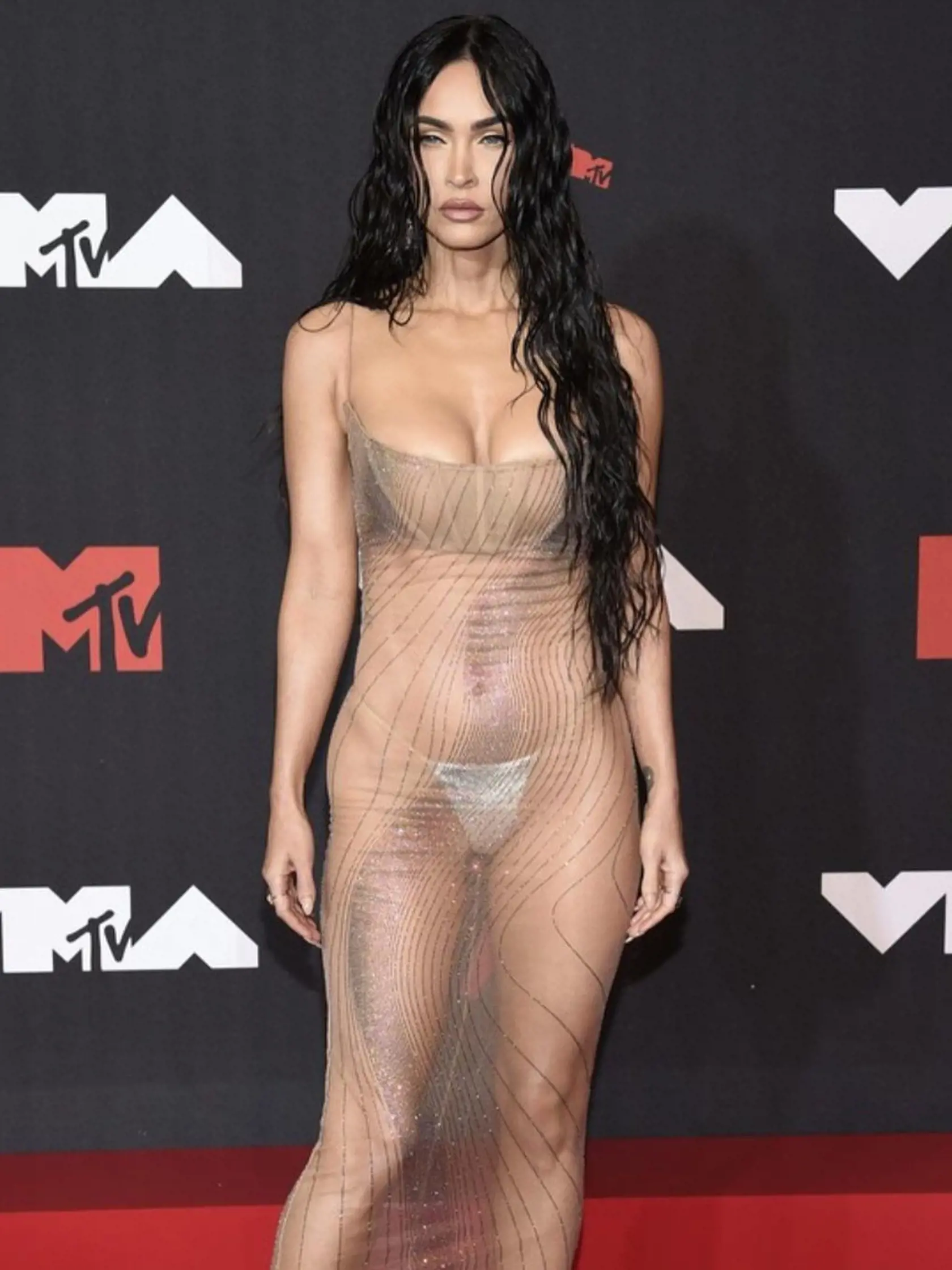 Megan Fox trpela anorexiou

Herečka Megan Fox je roky v Hollywoode považovaná za sexsymbol. Napriek jej vzhľadu, ktorý je vylepšený rukami plastického chirurga, priznala psychické problémy aj anorexiu.