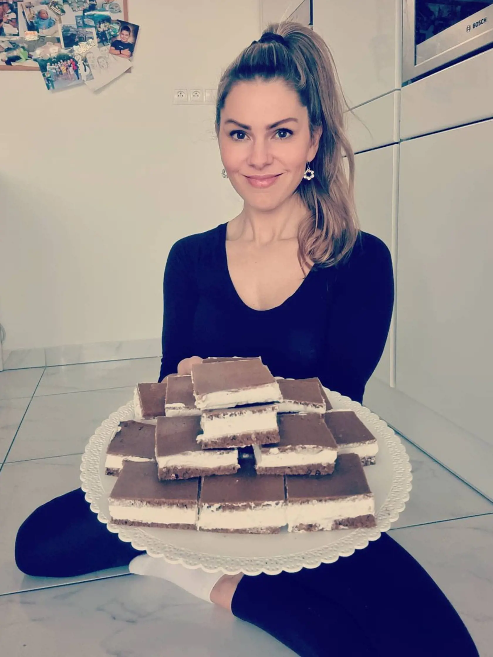 Dominika veľmi rada rodinke vypeká.