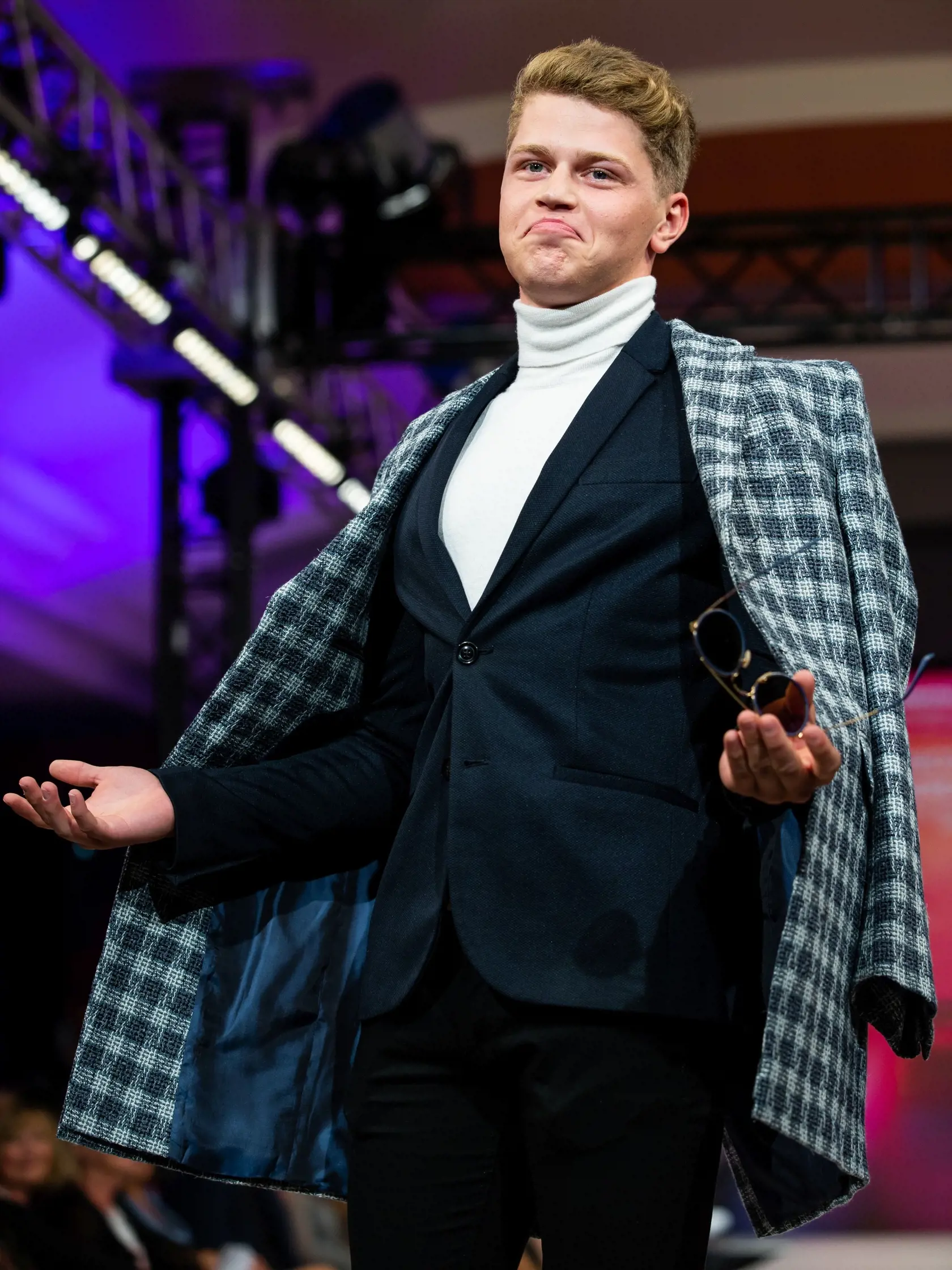 Oliver Oswald ako model na BMD