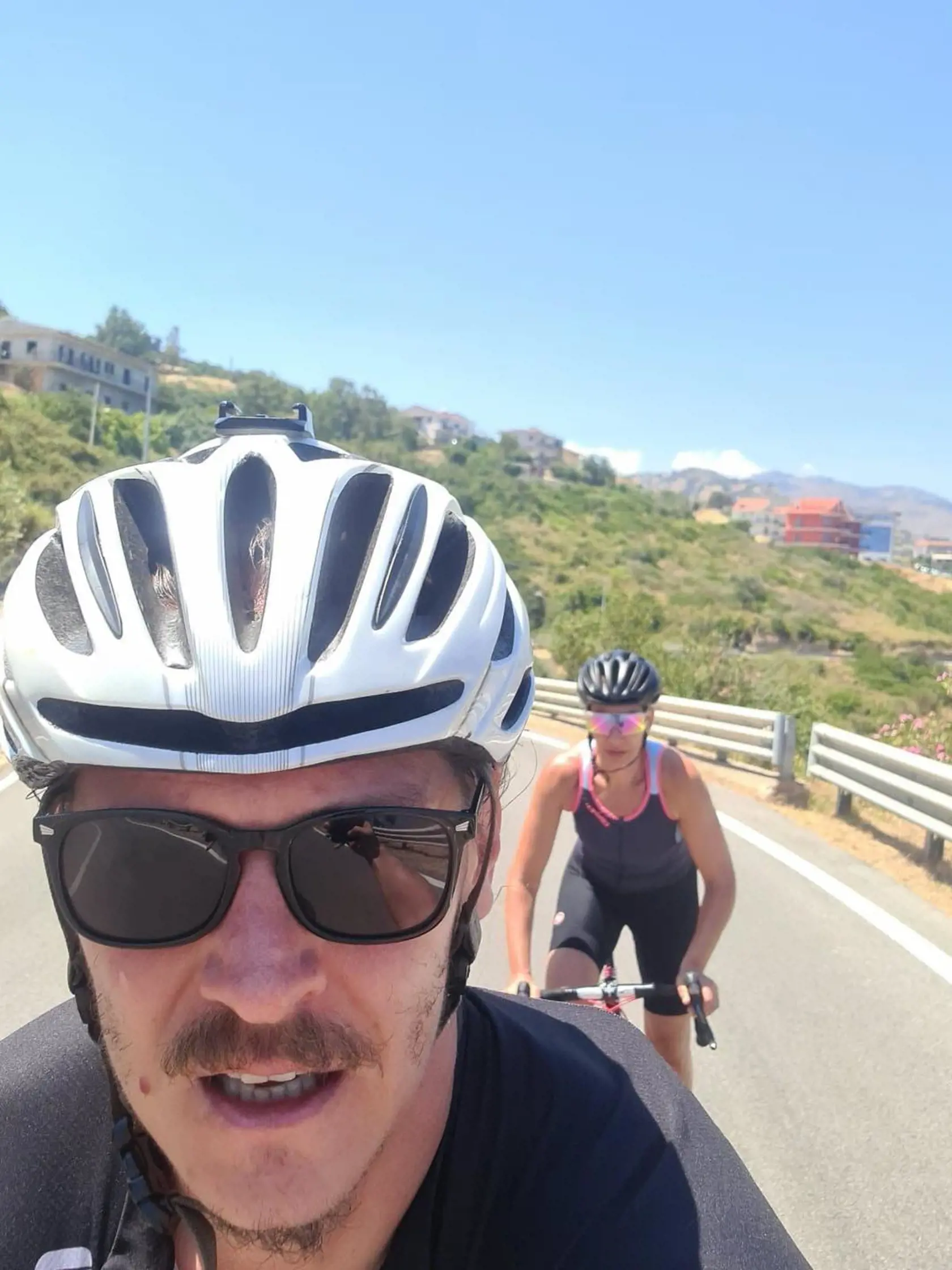 Najznámejšia politická cyklistka Lucia Ďuriš Nicholsonová neostala nič dlžná svojej povesti: „Máme za sebou víkend bicyklovania na Sicílii,“ priblížila.