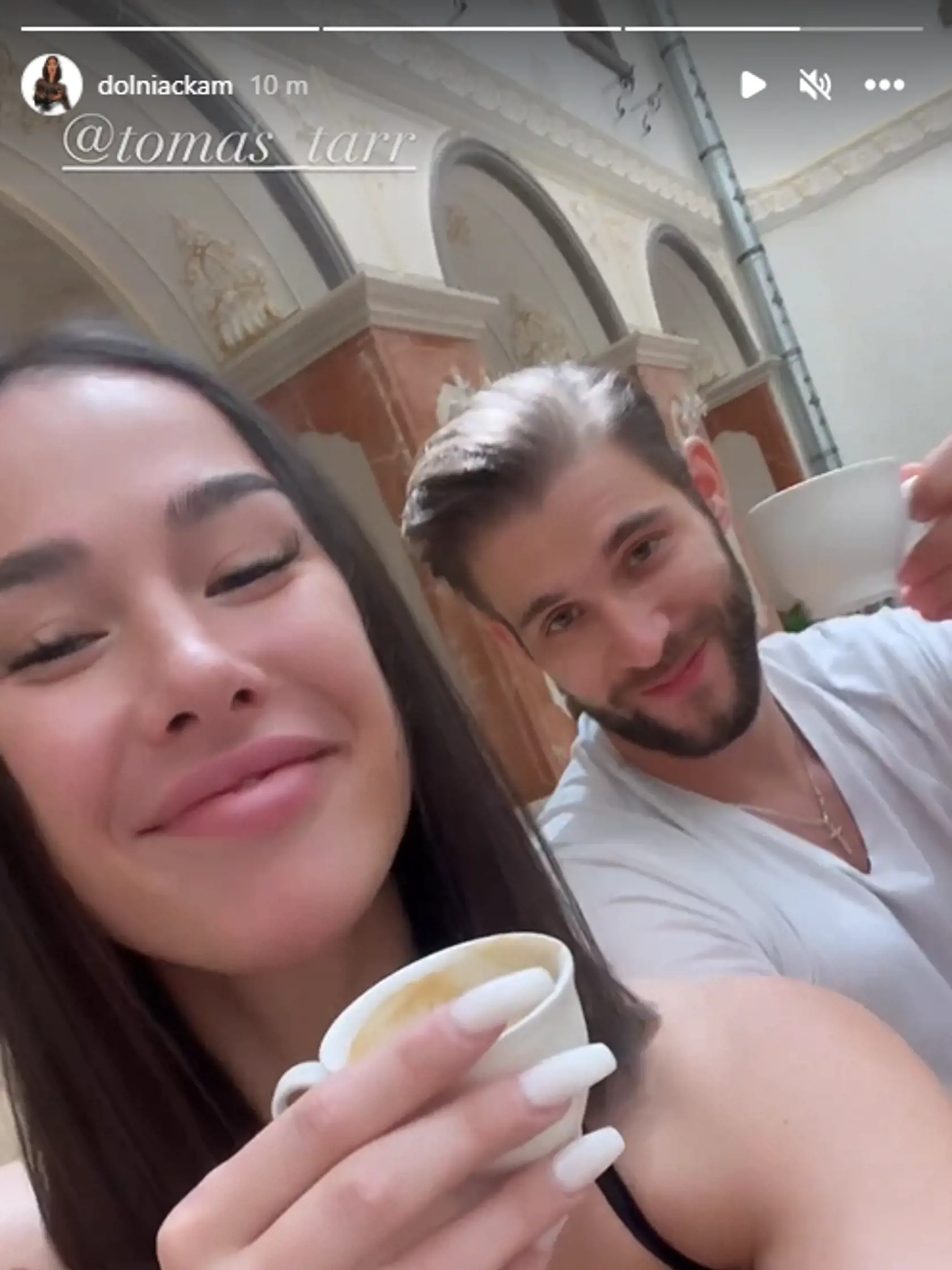 Po sľúbenej kávičke nasledovali ďalšie stretnutia.
