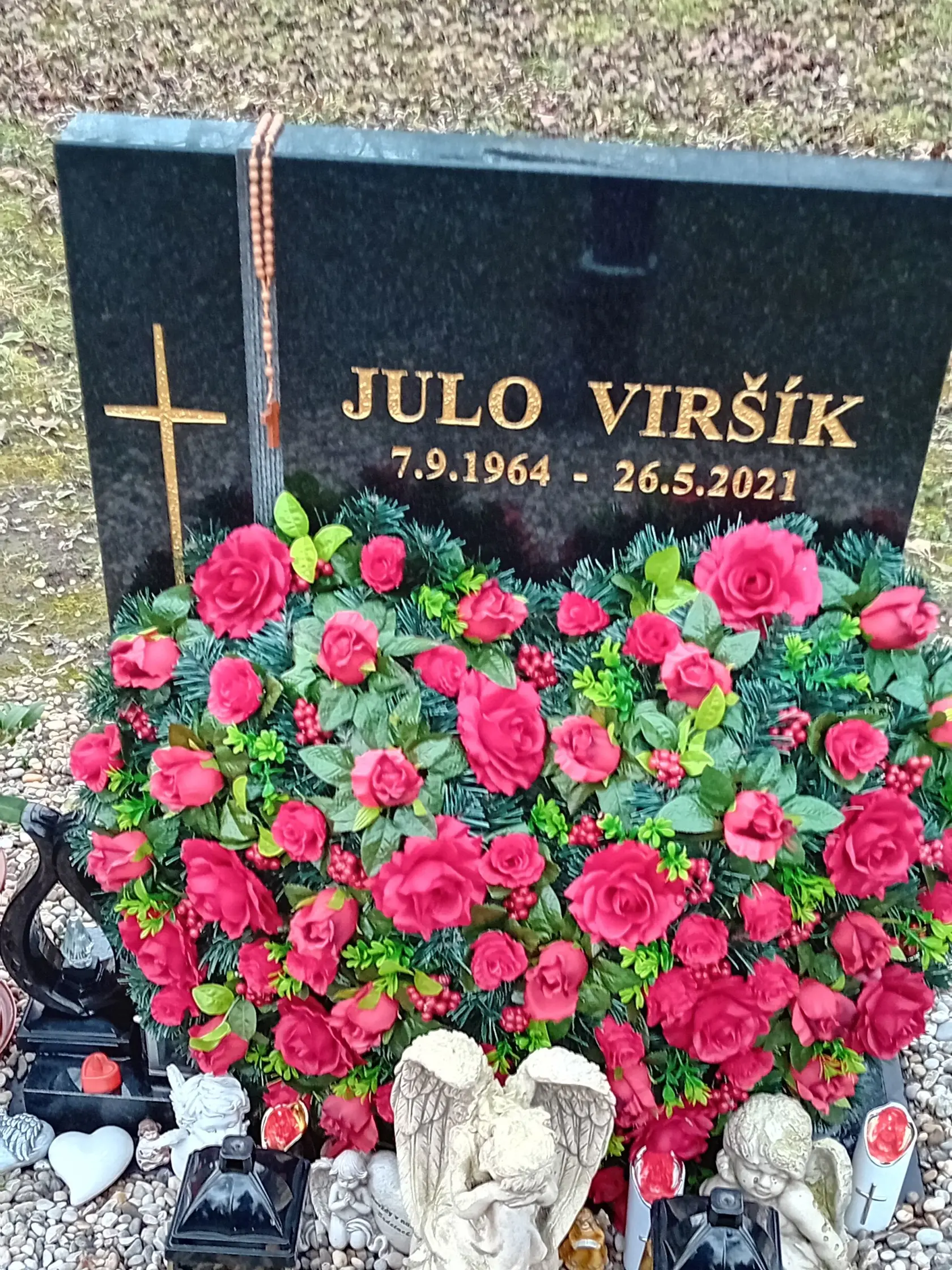 Hrob Jula Viršíka na Ondrejskom cintoríne v Bratislave, január 2025.