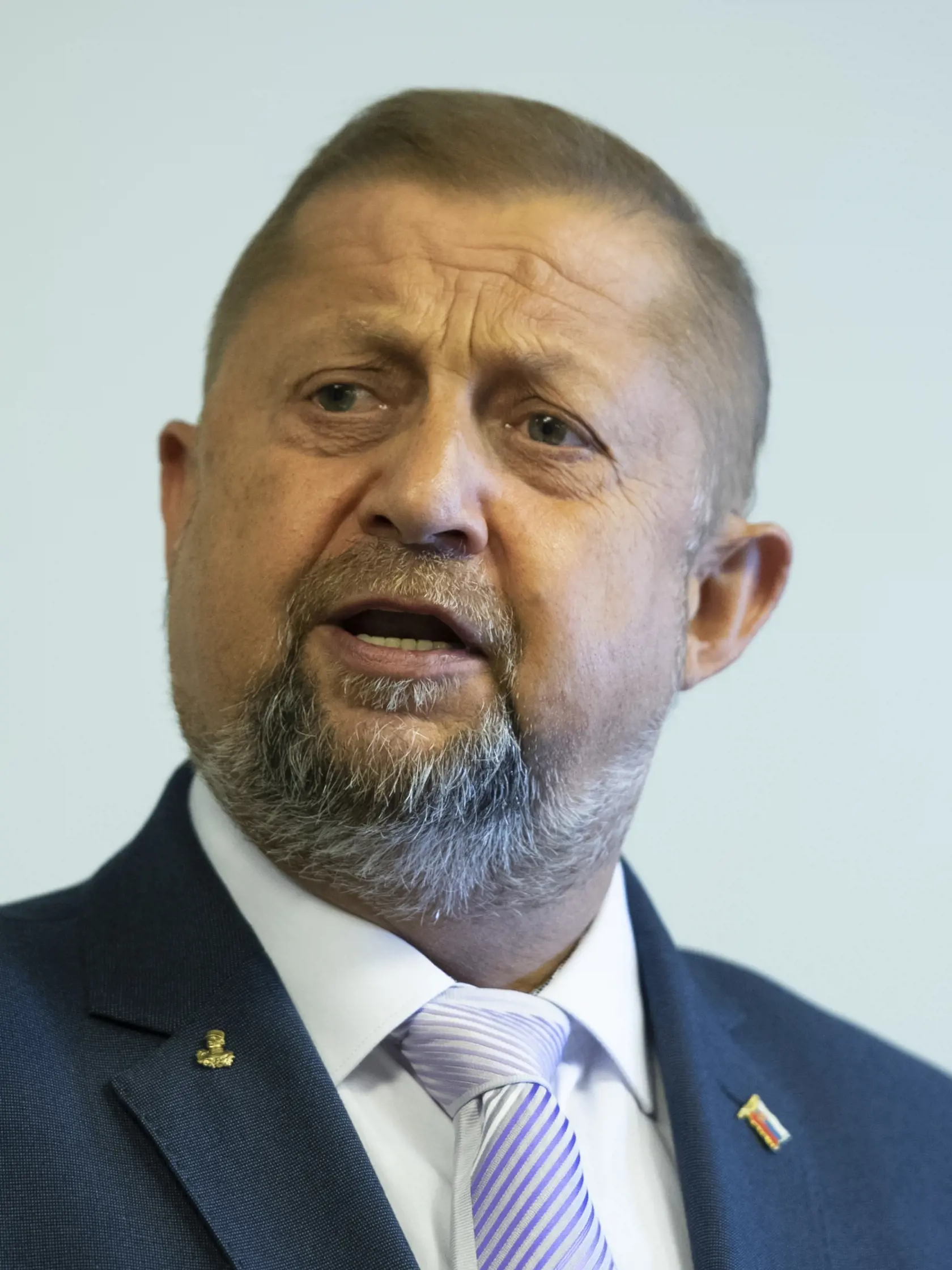Štefan Harabin založil stranu a do tej verbuje ľudí zaujímavým spôsobom.