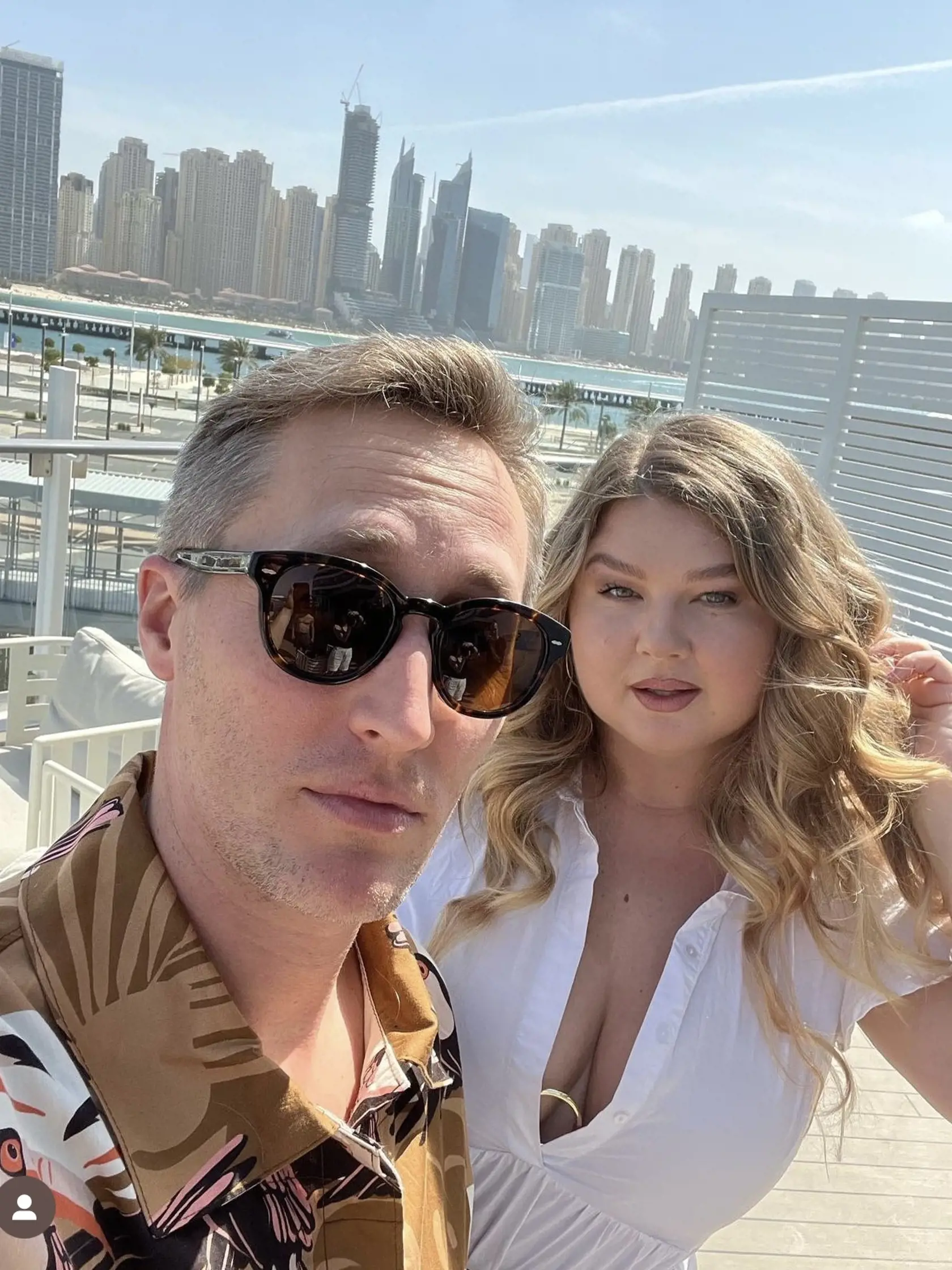 Evelyn bude moderátorkou ankety SOWA. Pred tým si ešte užila plavbu luxusnou výletnou loďou do Dubaja. Spločnosť jej robil Sajfa.