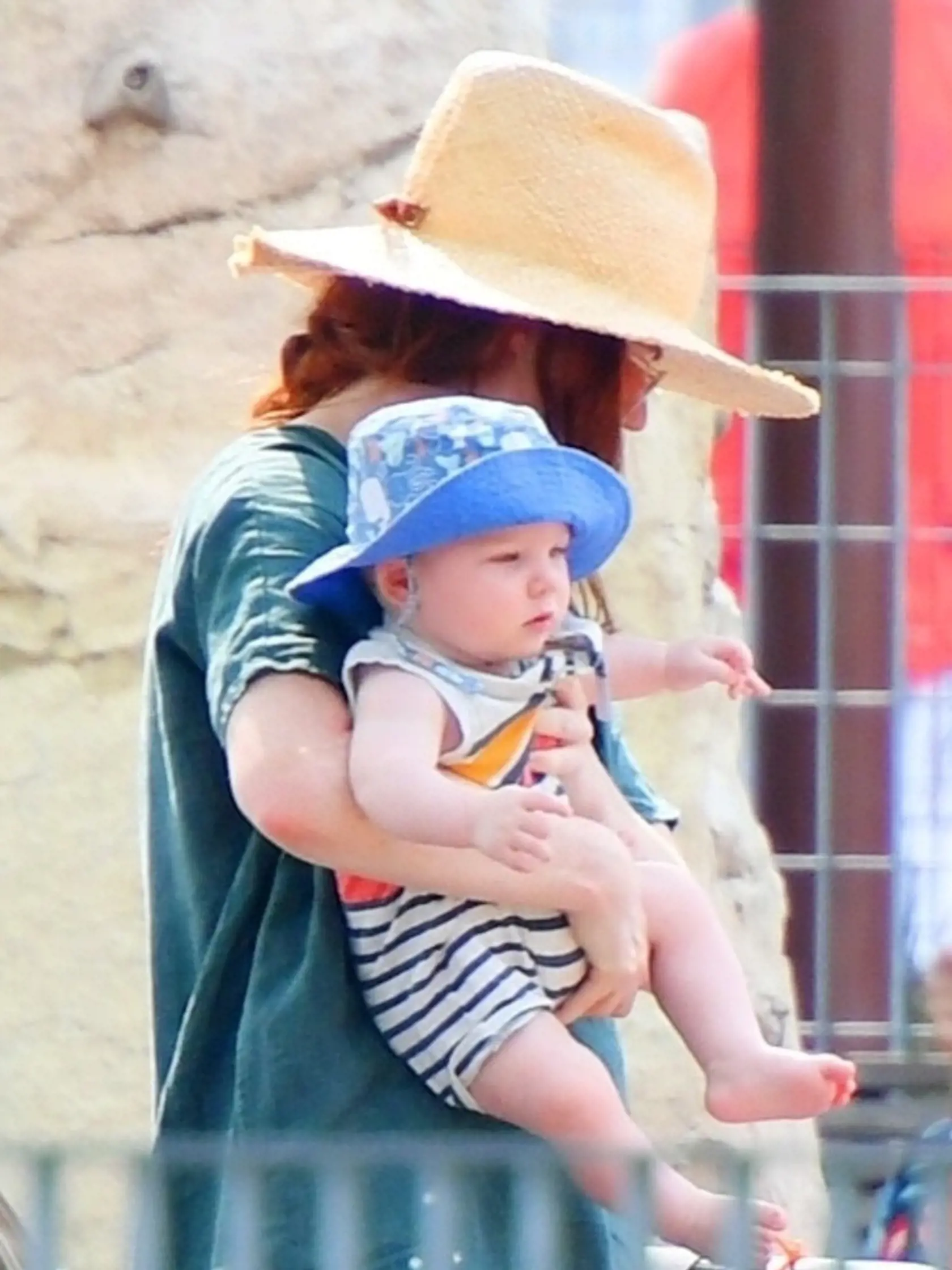 Rose Leslie s prvým potomkom.