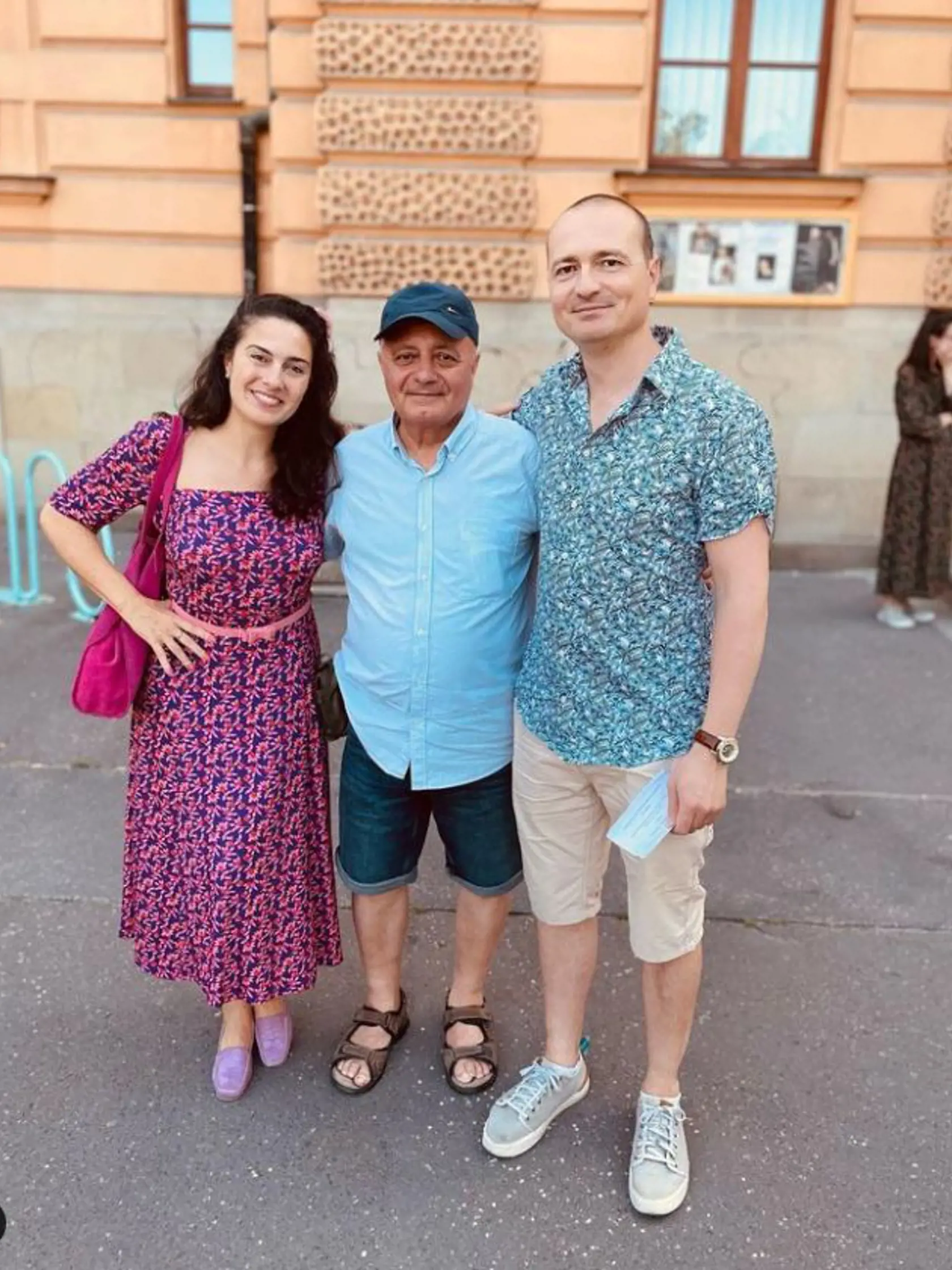 Siposová s otcom a bratom.
