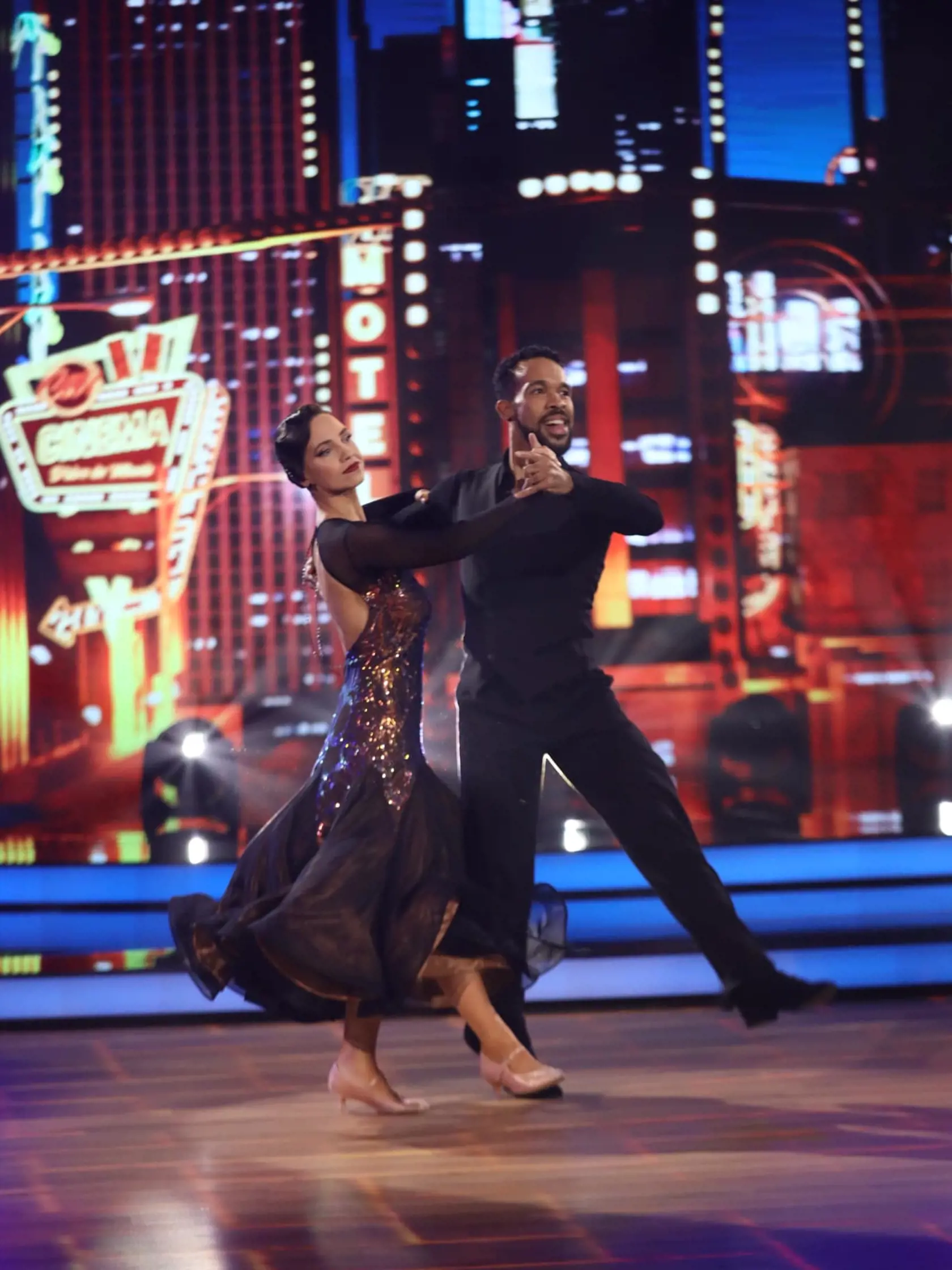 Druhé kolo Let's Dance: Na snímke Ráchel Šoltésová počas svojho vystúpenia. 