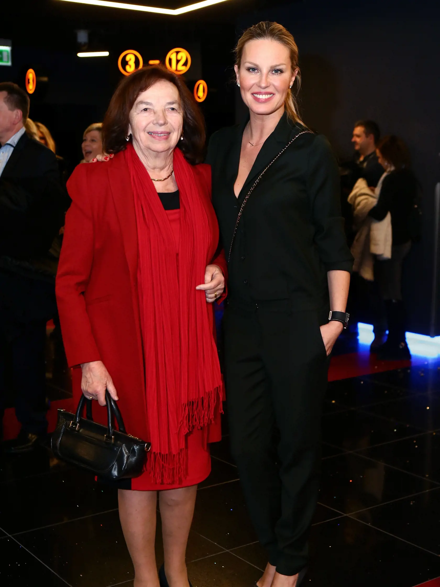 Premiera ceskeho filmu Dvojnici v bratislavskom Auparku. Na snimke je Livia Klausova a Simona Krainova.