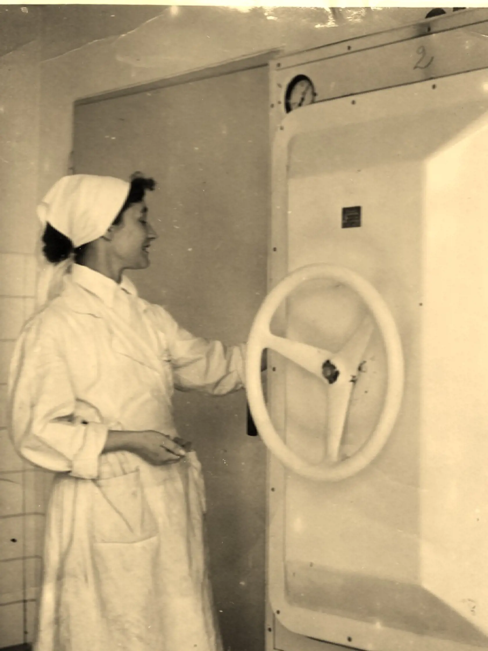 Historické foto z výroby v štátnom podniku Imuna Šarišské Michaľany.