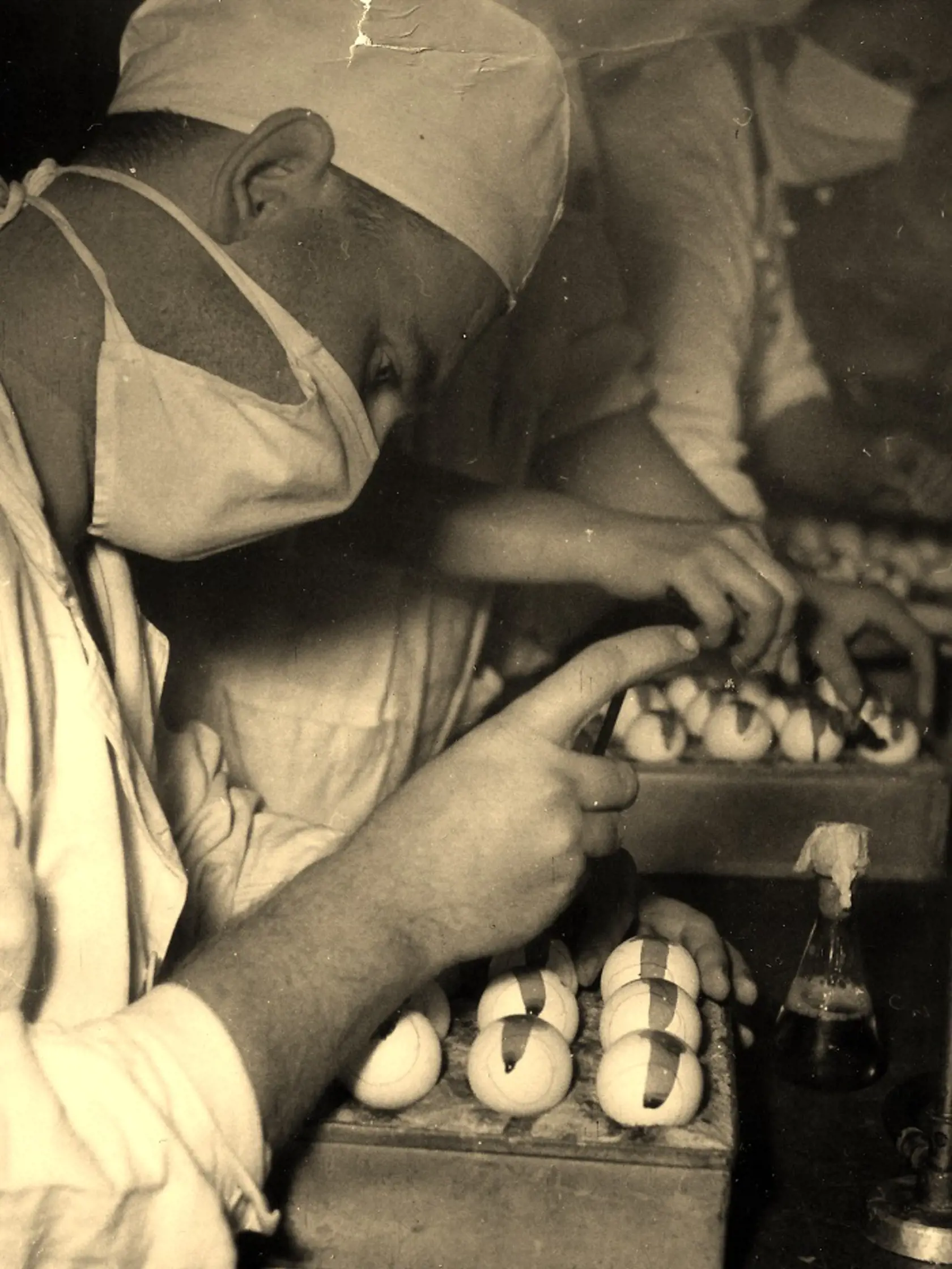 Historické foto z výroby v štátnom podniku Imuna Šarišské Michaľany.