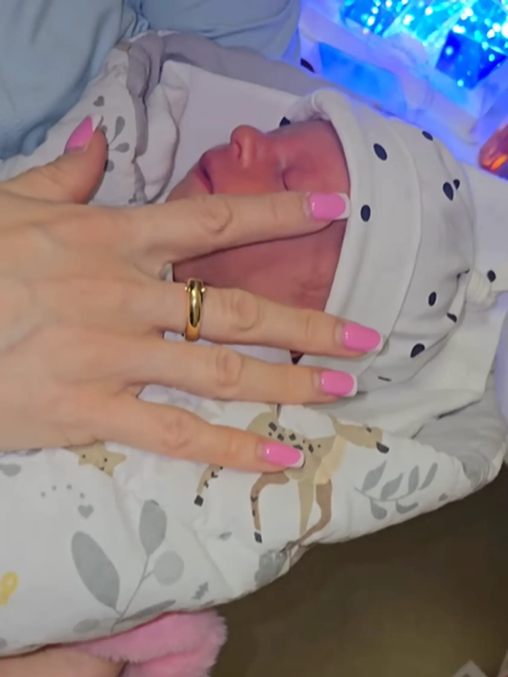 Lela dostala za maličkého Arnieho od manžela ikonický prsteň Cartier.