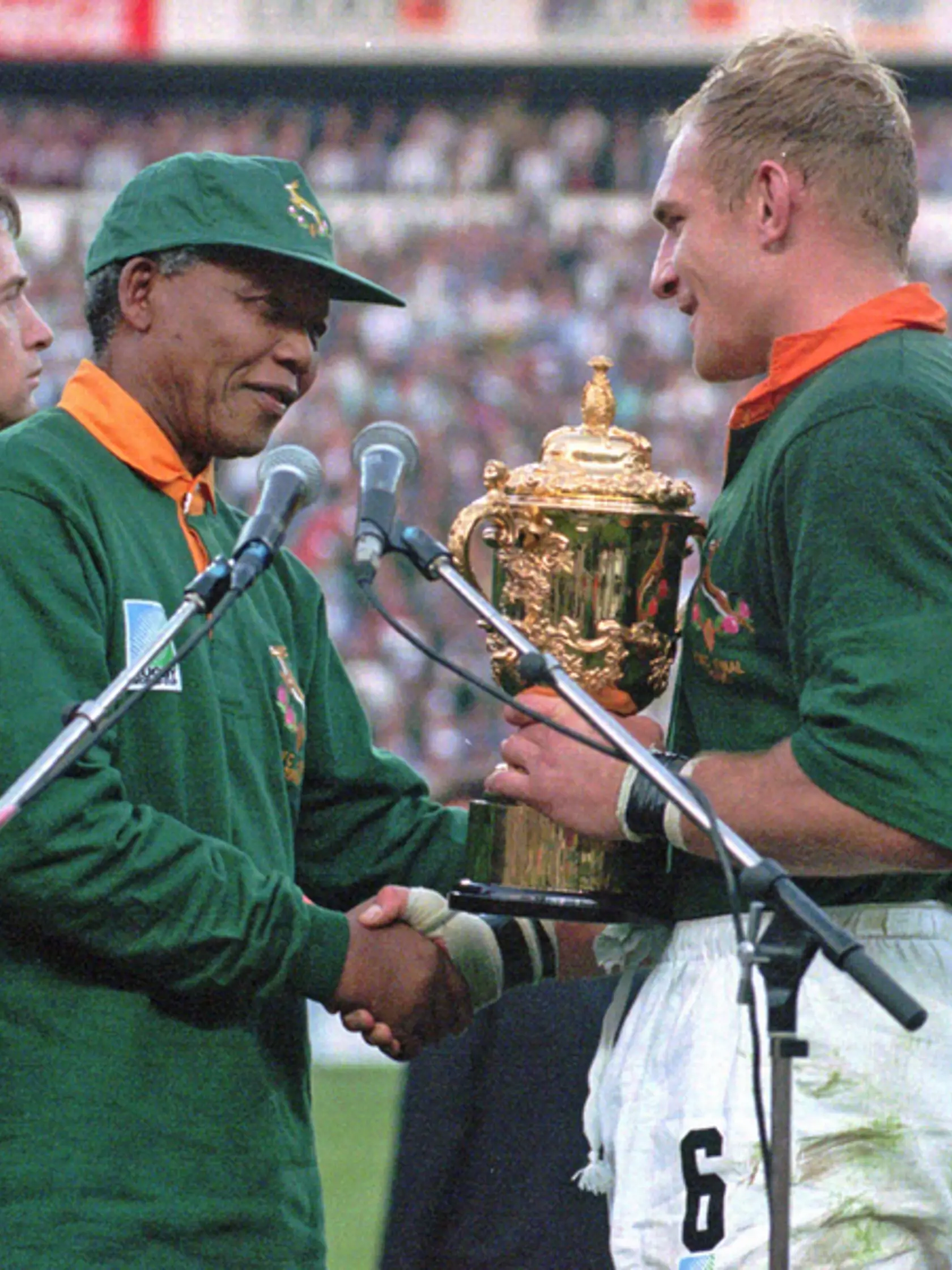 Nelson Mandela podporoval aj šport rugby.