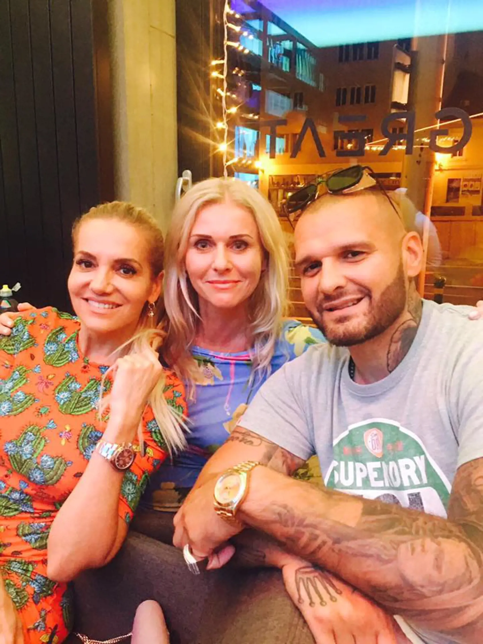 Bývalá štátna tajomníčka Monika Jankovská na večierku spolu s Darou Rolins a Rytmusom.