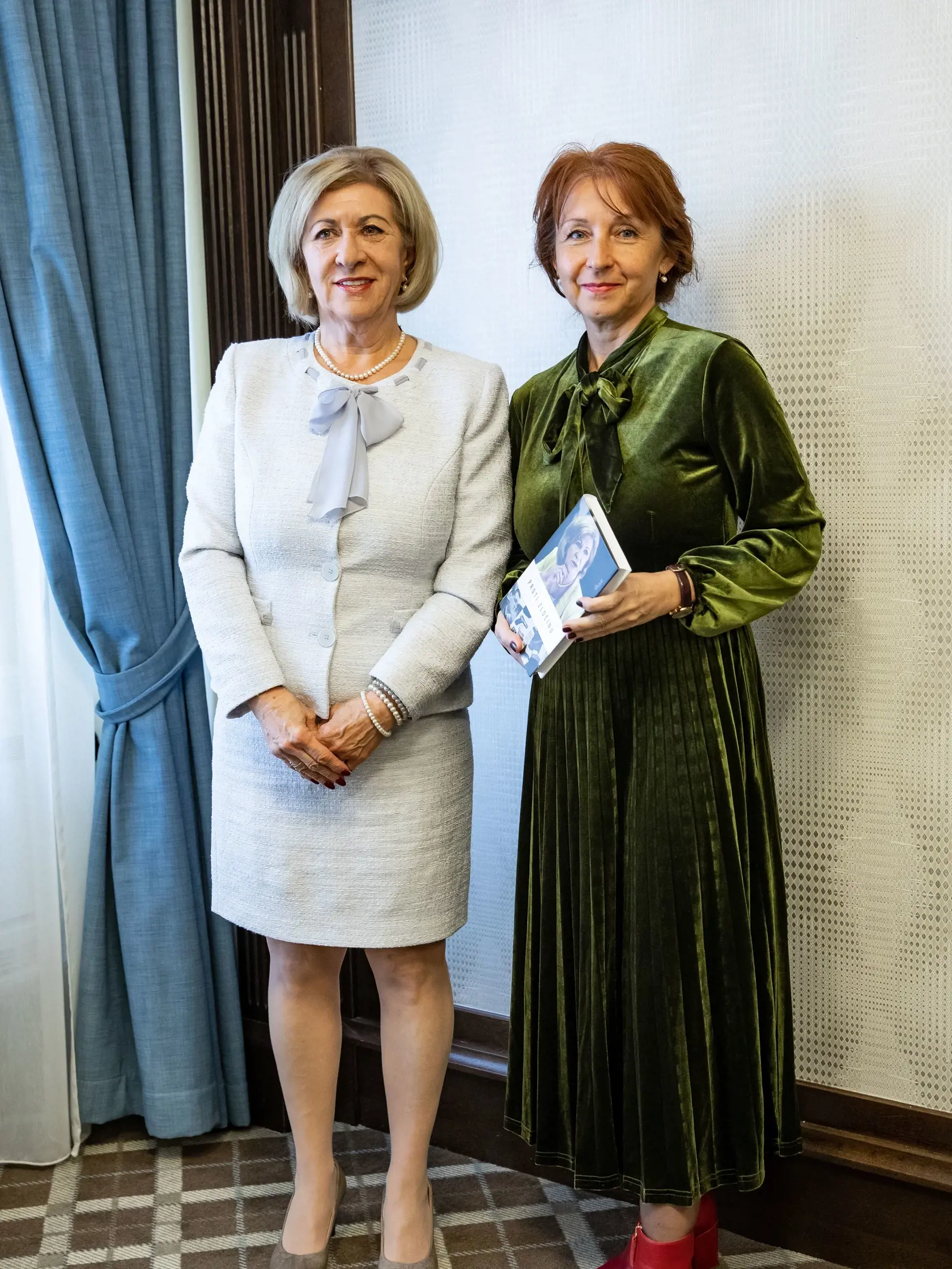 ŽENSKÁ ZOSTAVA Bývalá prokurátorka Eva Mišíková, vľavo, a redaktorka PLUS 7 DNÍ Ľudmila Lacková pracovali na knihe tri roky.