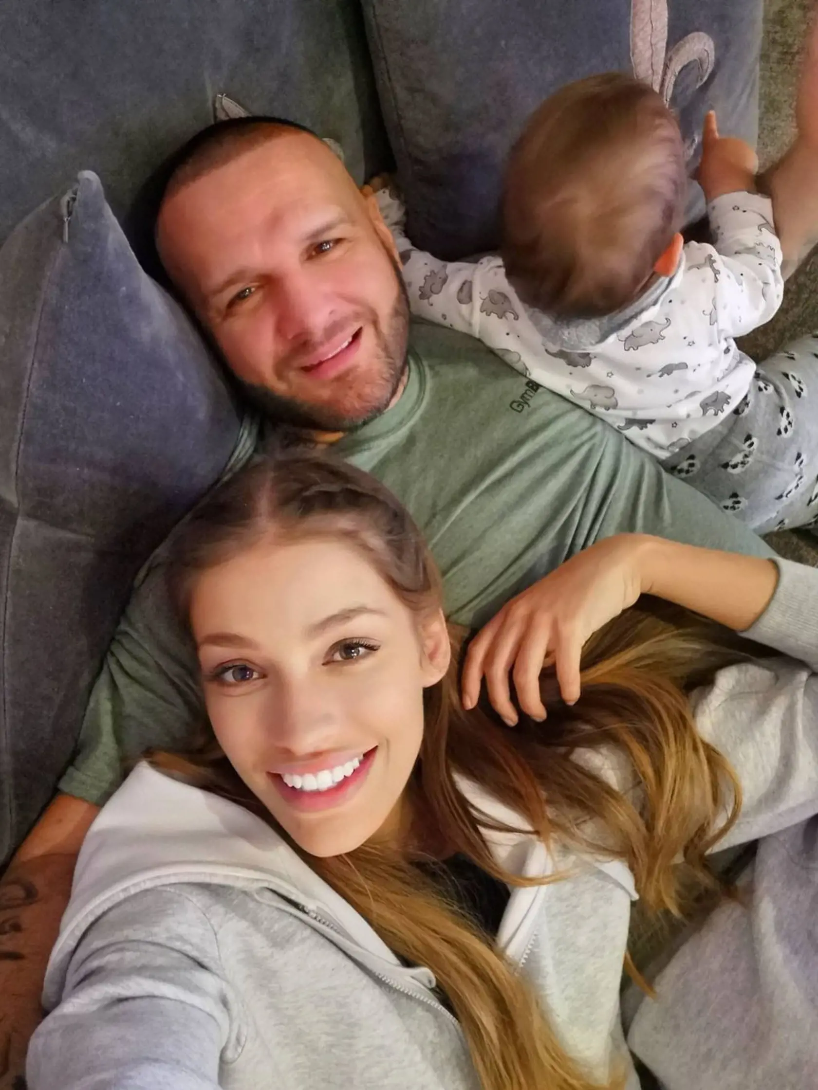 Jasmina a Rytmus tváričku svojho syna vždy na fotografiách skrývajú...
