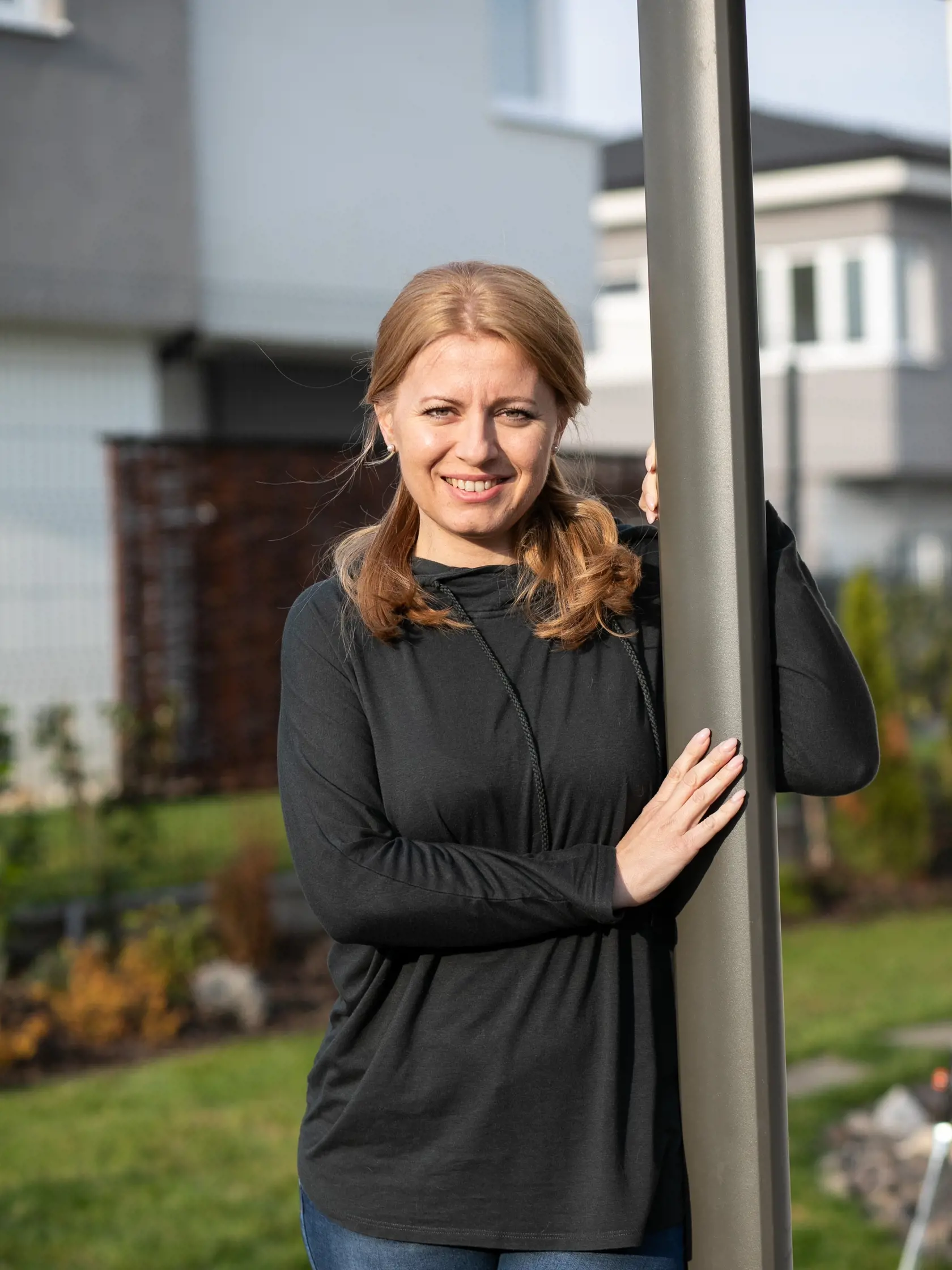 Prezidentka Čaputová sa z Pezinka sťahovať nechce, vyhovuje jej bývanie v rodinnom dome.