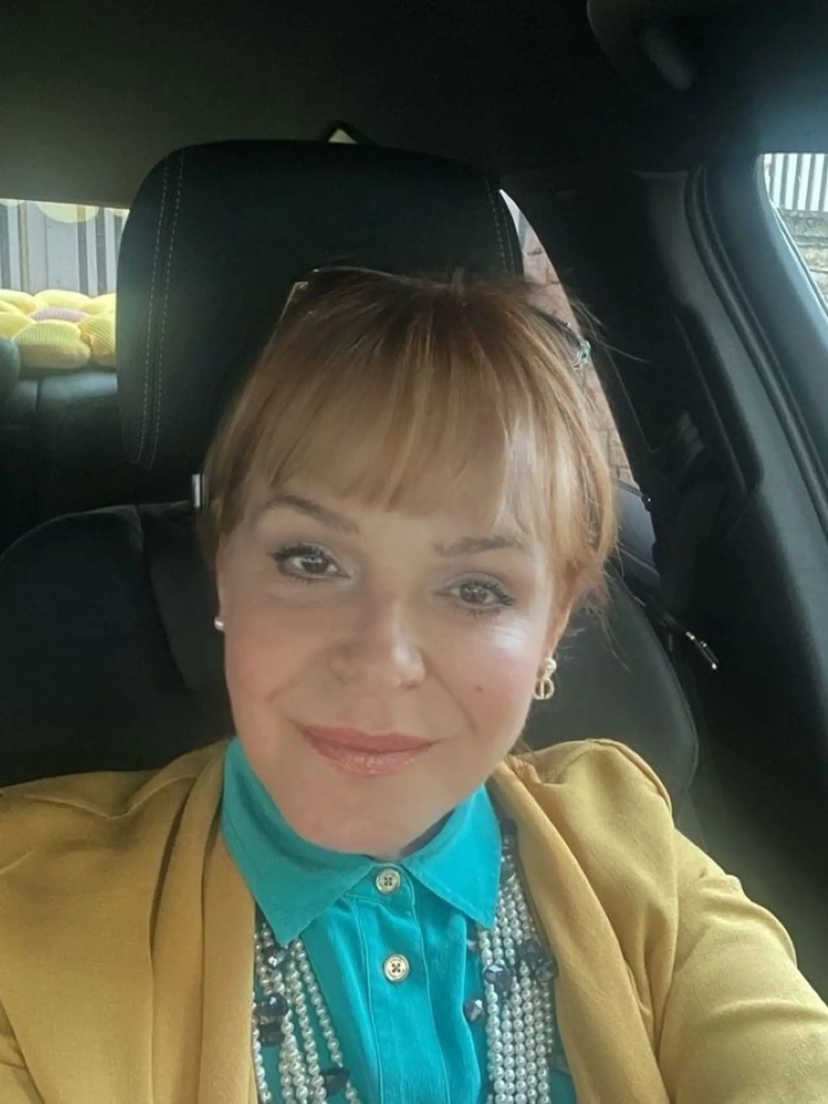 Dagmar Havlová má svetlejšie vlasy a zastrihla si ofinu.
