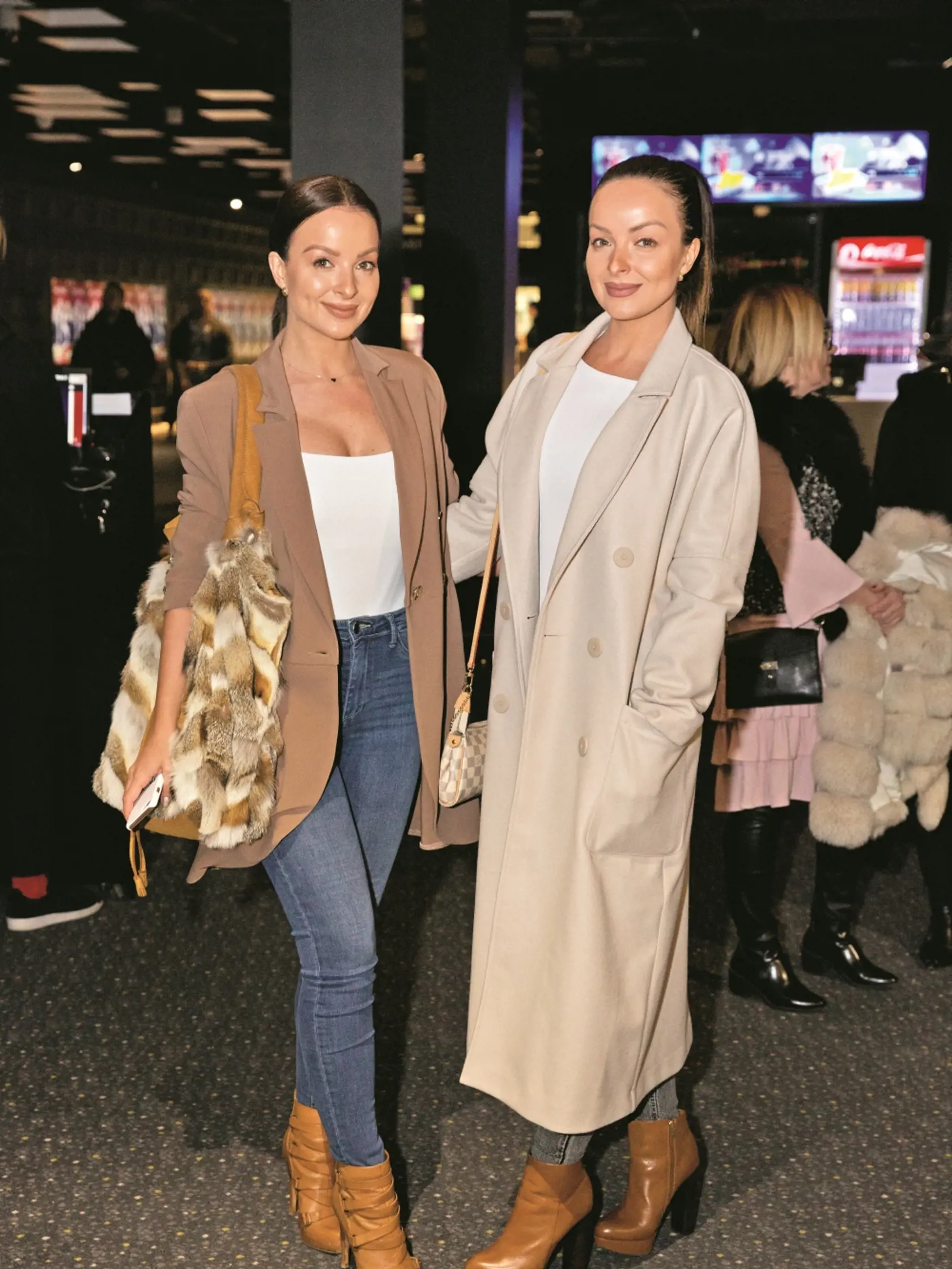 Premiéra nového sriálu Milenky
Na snímke TWiiNS! Veronika a Daniela Nízlové 