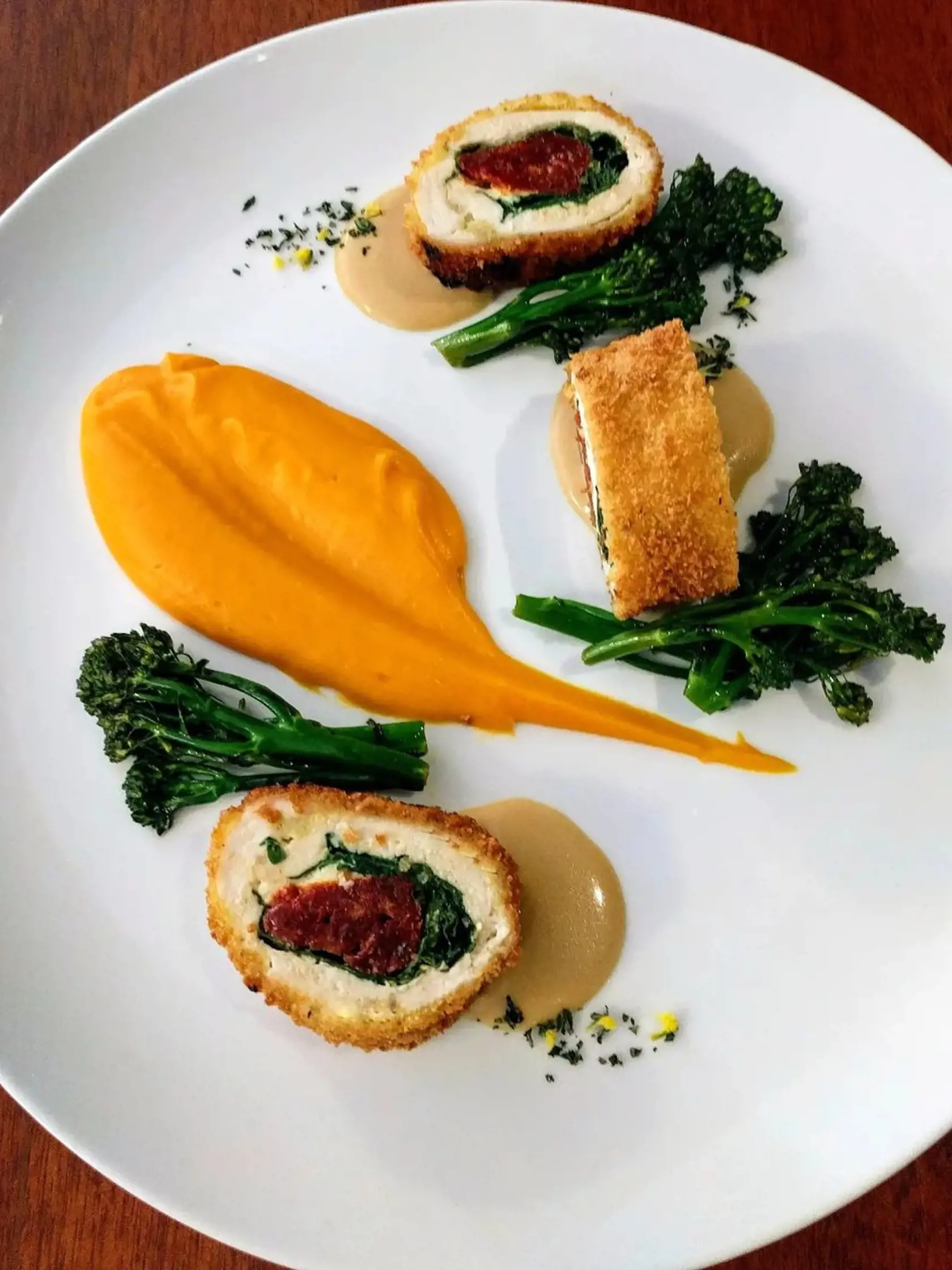 Aj Škripko je pevne presvedčený, že Michelinské nálepky na dverách reštaurácií pomôžu zviditelniť našu gastronómiu, ktorá sa podľa neho za posledných desať rokov niekoľkonásobne zlepšila.
